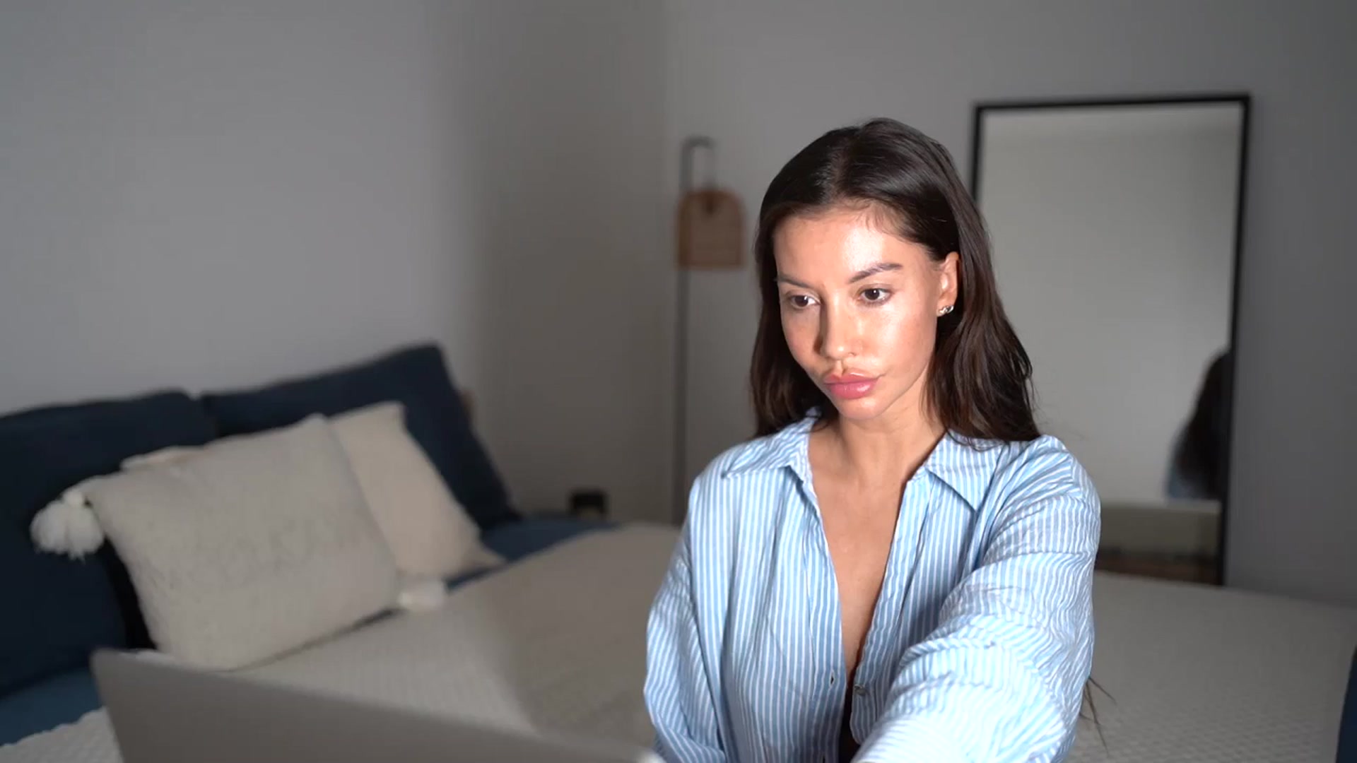 Gallery image thumbnail from Dorothea_'s myfreecams stream on, 07/27/2025, 20:38 image 18 of 20