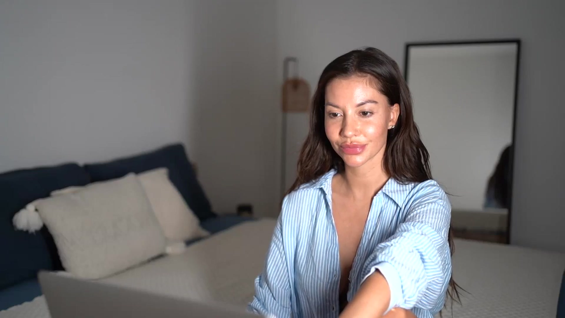 Gallery image thumbnail from Dorothea_'s myfreecams stream on, 07/27/2025, 20:38 image 2 of 20