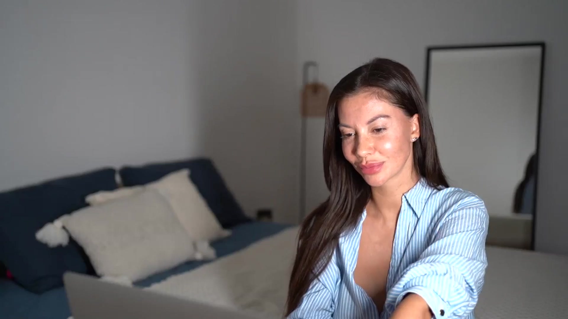 Gallery image thumbnail from Dorothea_'s myfreecams stream on, 07/30/2025, 20:35 image 19 of 20