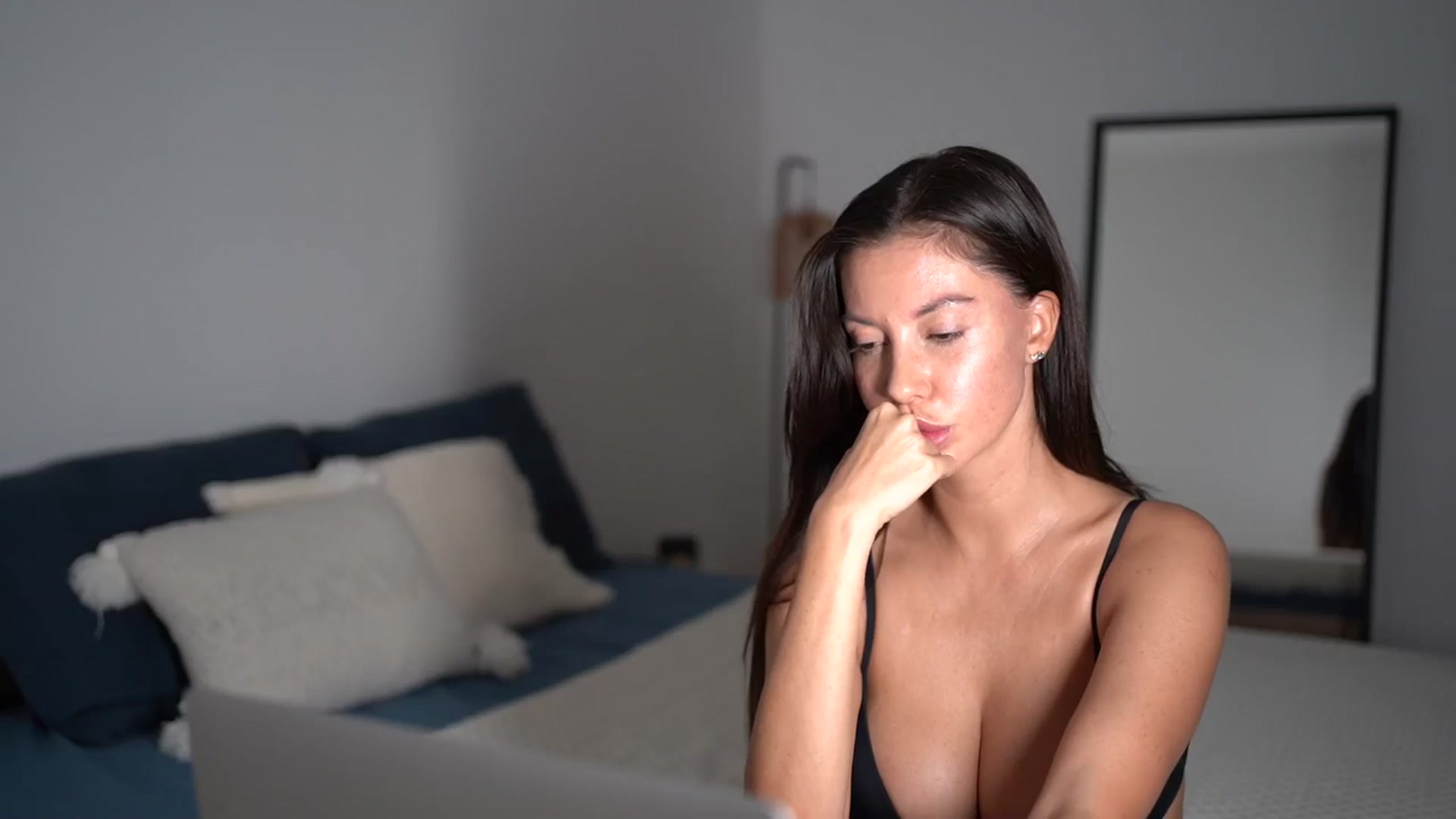 Gallery image thumbnail from Dorothea_'s myfreecams stream on, 07/31/2025, 21:27 image 10 of 20
