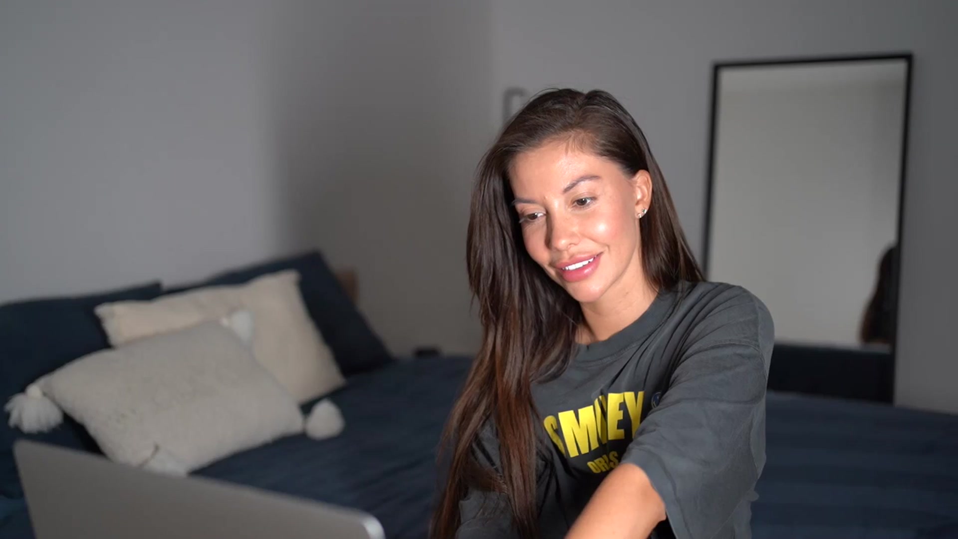 Gallery image thumbnail from Dorothea_'s myfreecams stream on, 08/04/2025, 21:08 image 9 of 20
