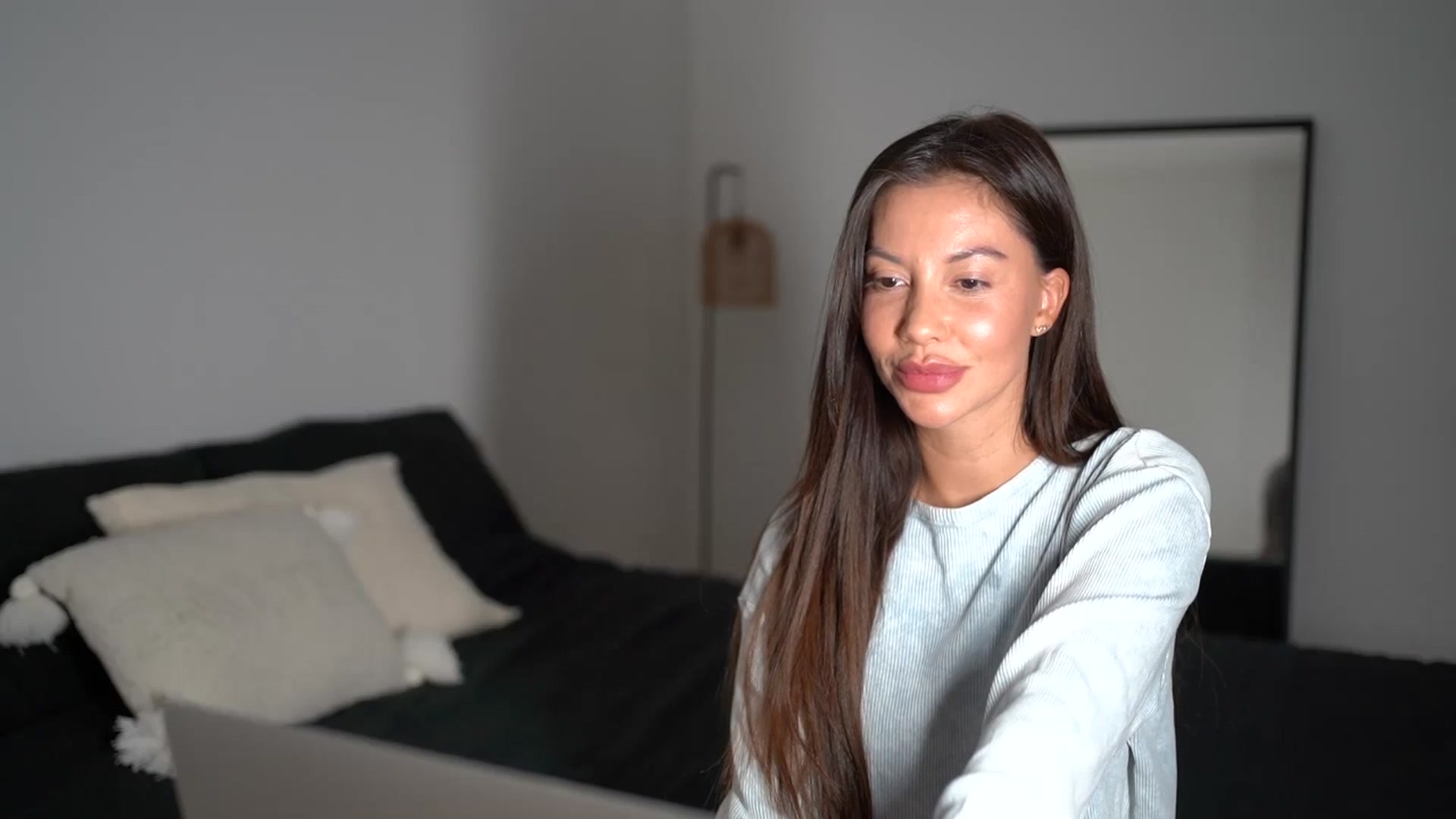 Gallery image thumbnail from Dorothea_'s myfreecams stream on, 08/07/2025, 21:07 image 6 of 20