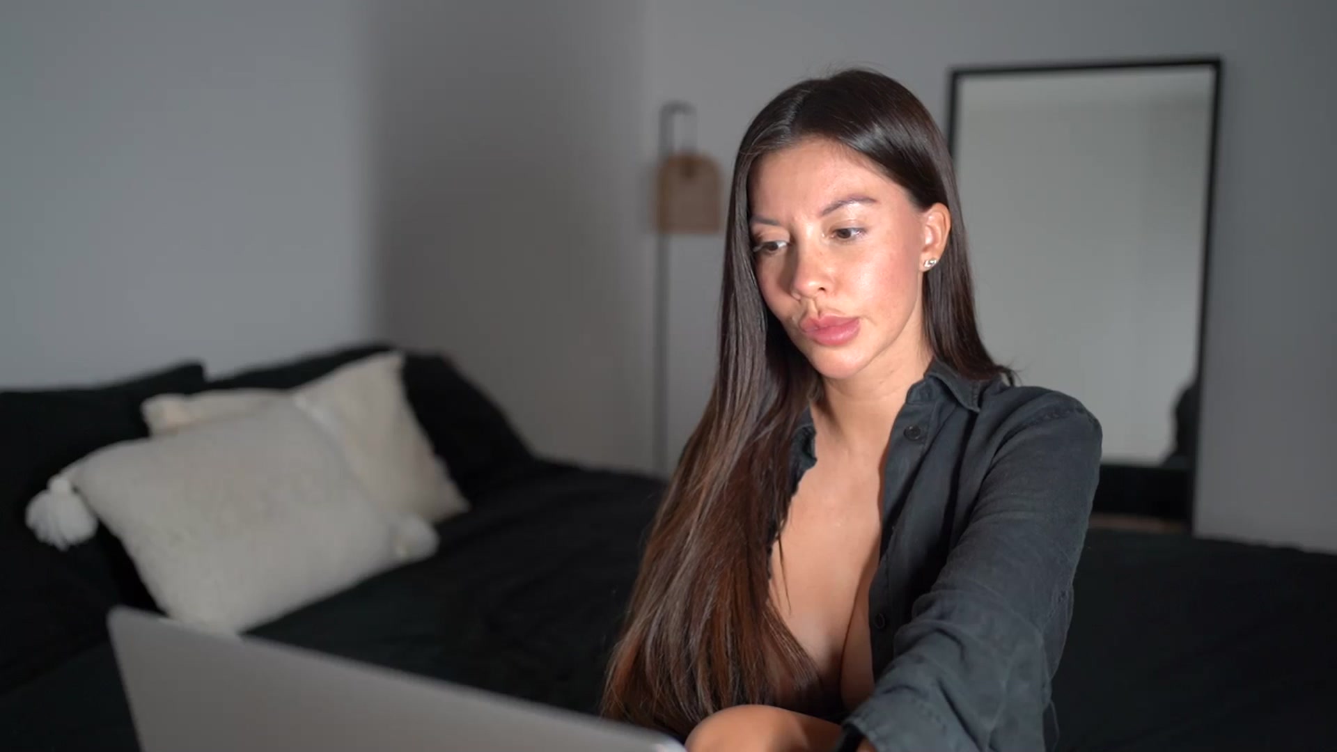 Gallery image thumbnail from Dorothea_'s myfreecams stream on, 08/09/2025, 21:05 image 16 of 20
