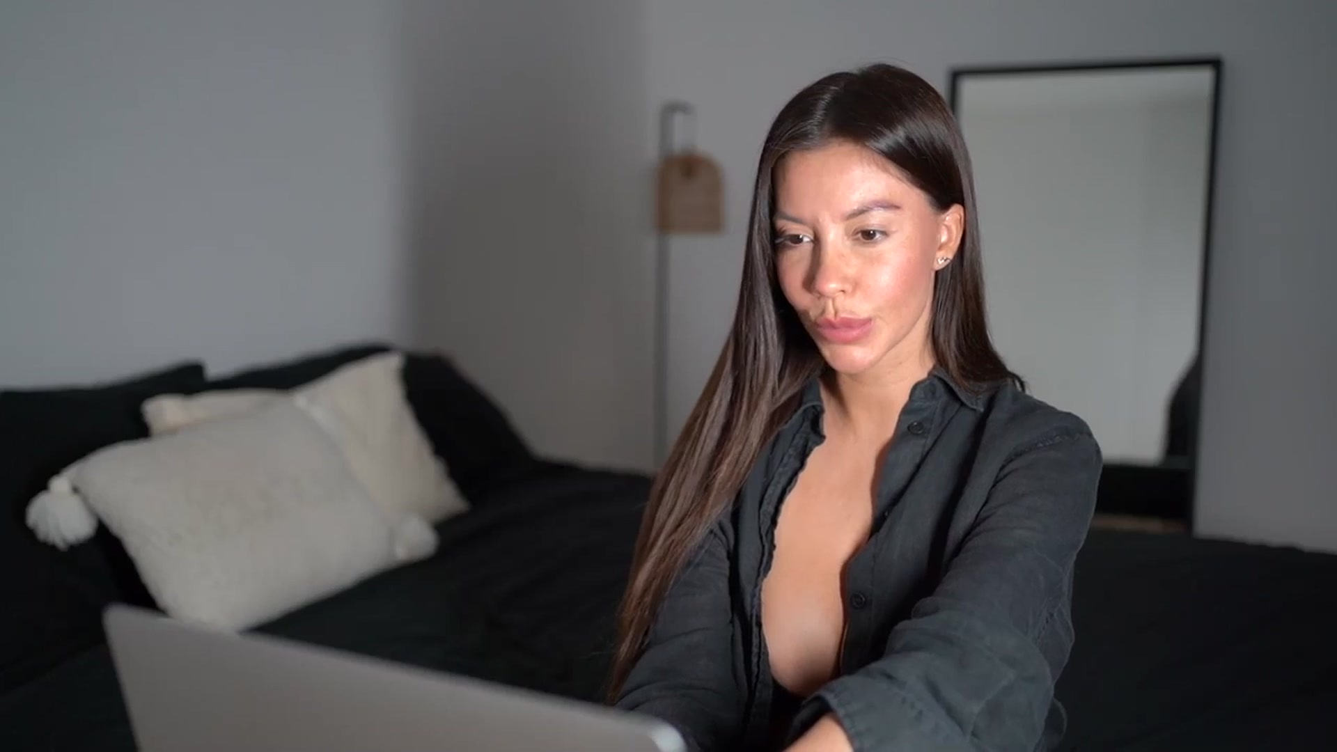 Gallery image thumbnail from Dorothea_'s myfreecams stream on, 08/09/2025, 21:05 image 19 of 20