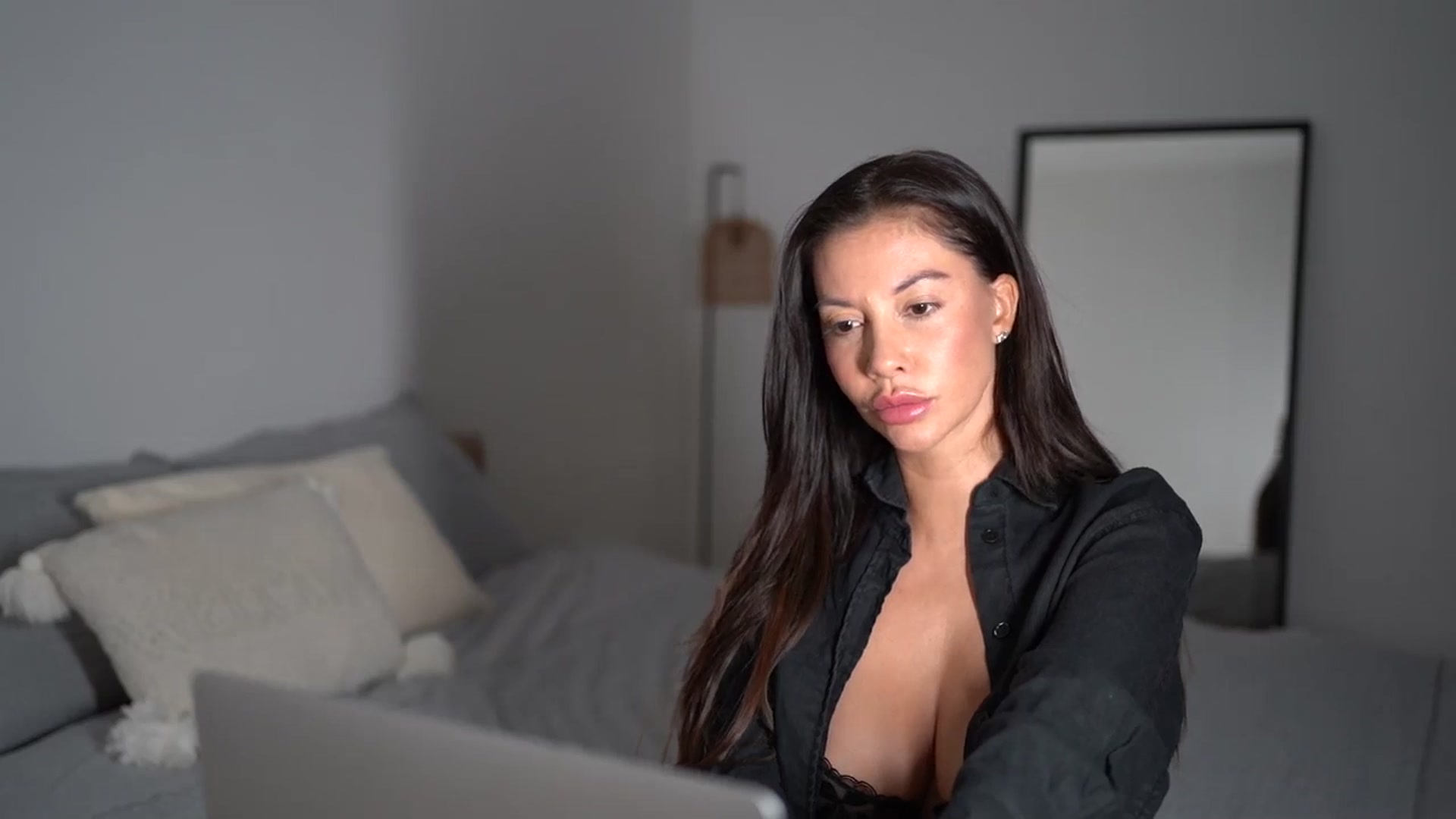 Gallery image thumbnail from Dorothea_'s myfreecams stream on, 08/17/2025, 21:55 image 8 of 20