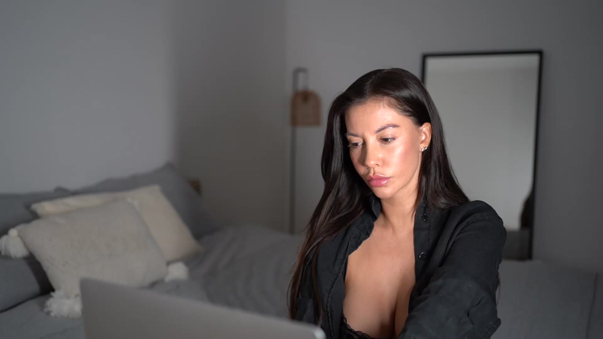 Gallery image thumbnail from Dorothea_'s myfreecams stream on, 08/17/2025, 21:55 image 15 of 20