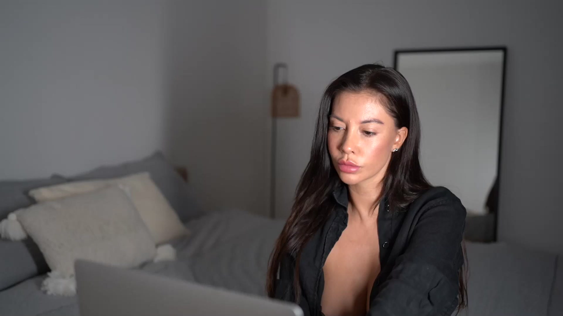 Gallery image thumbnail from Dorothea_'s myfreecams stream on, 08/17/2025, 21:55 image 16 of 20