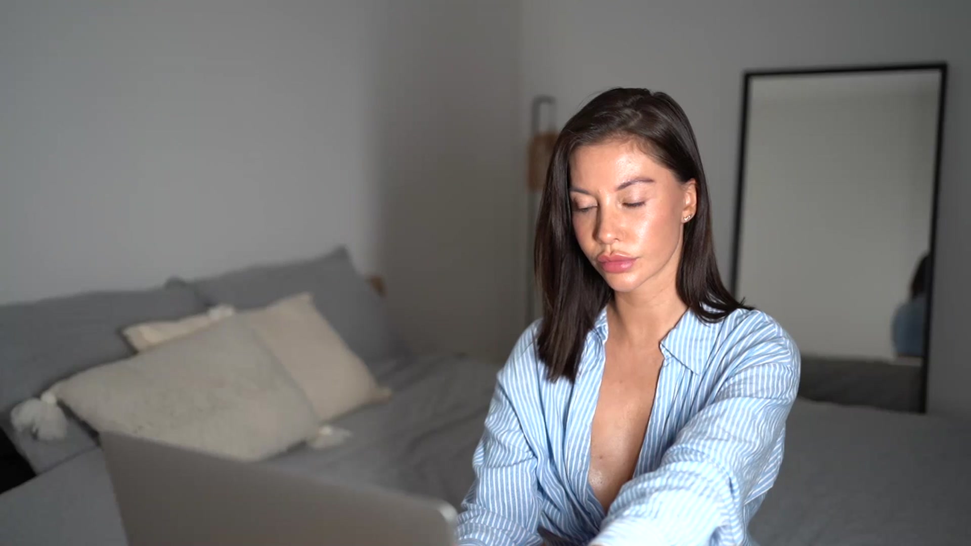 Gallery image thumbnail from Dorothea_'s myfreecams stream on, 08/21/2025, 21:41 image 15 of 20