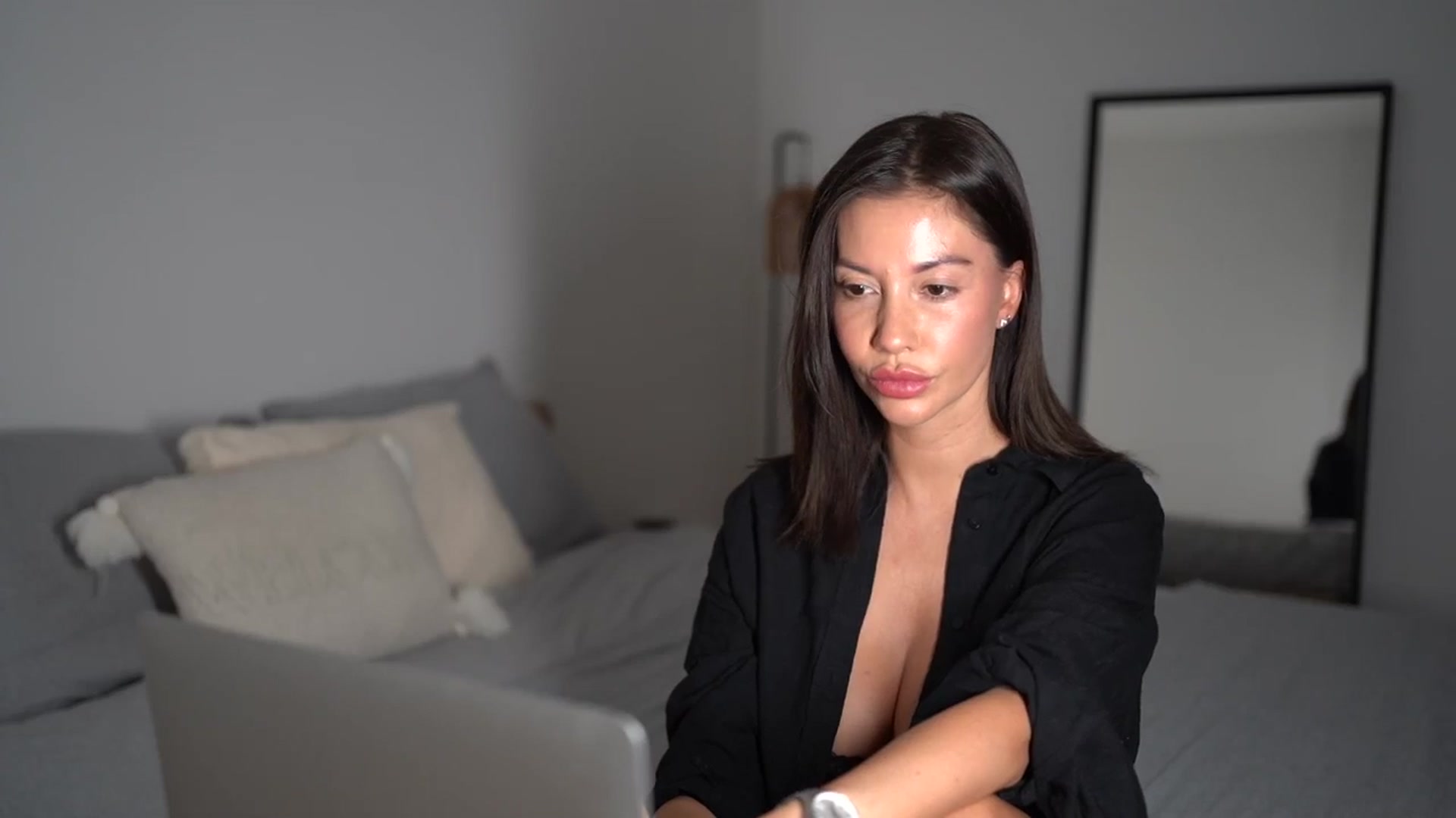 Gallery image thumbnail from Dorothea_'s myfreecams stream on, 08/23/2025, 21:00 image 9 of 20