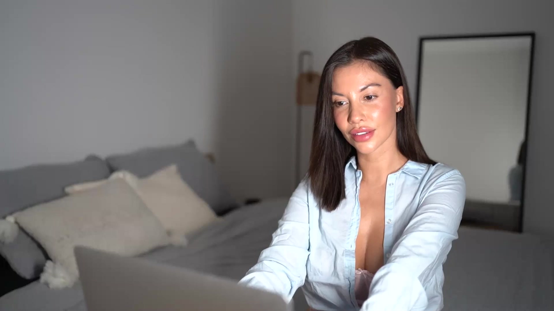 Gallery image thumbnail from Dorothea_'s myfreecams stream on, 08/25/2025, 21:37 image 8 of 20