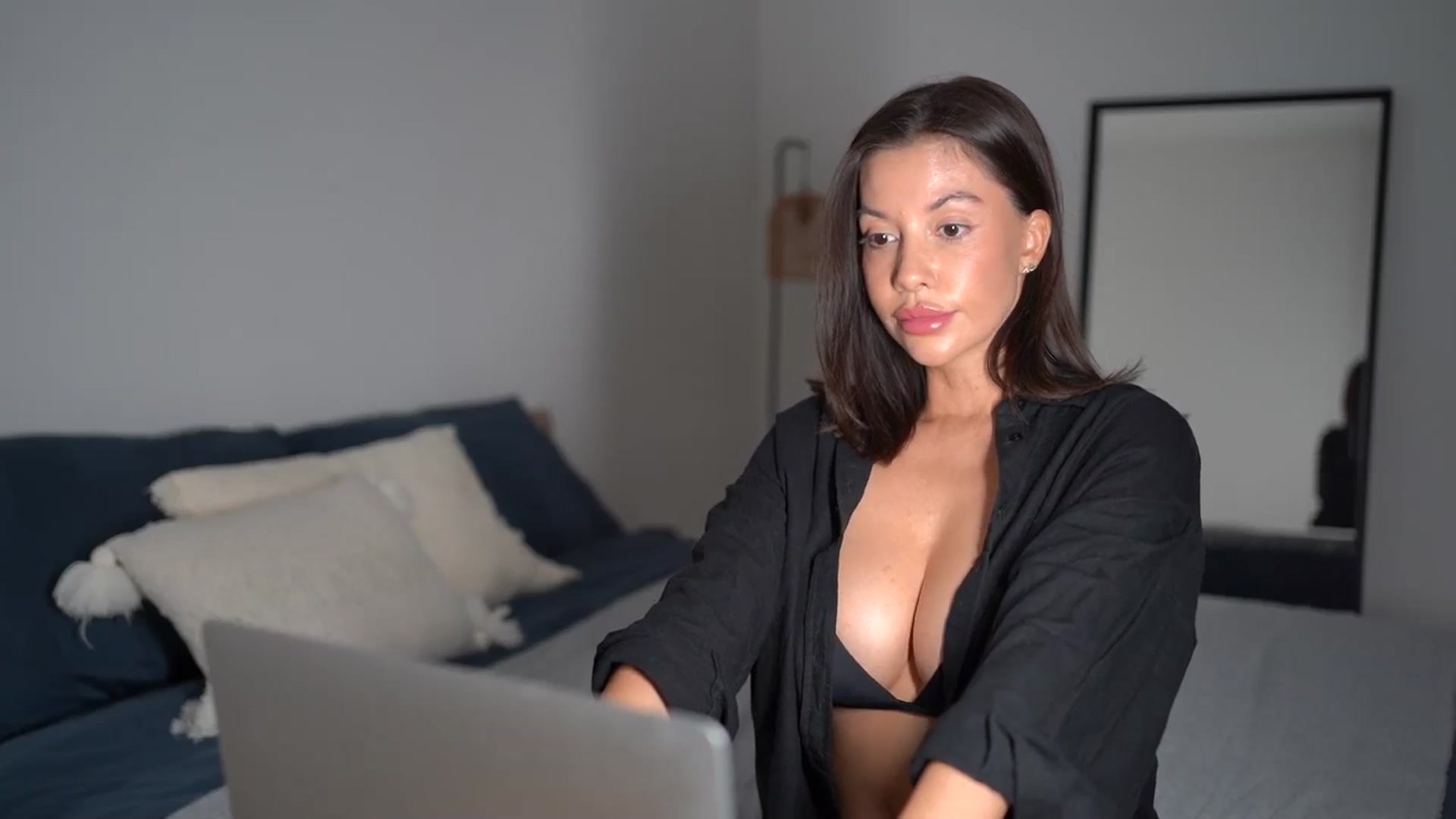 Gallery image thumbnail from Dorothea_'s myfreecams stream on, 09/02/2025, 21:29 image 17 of 20