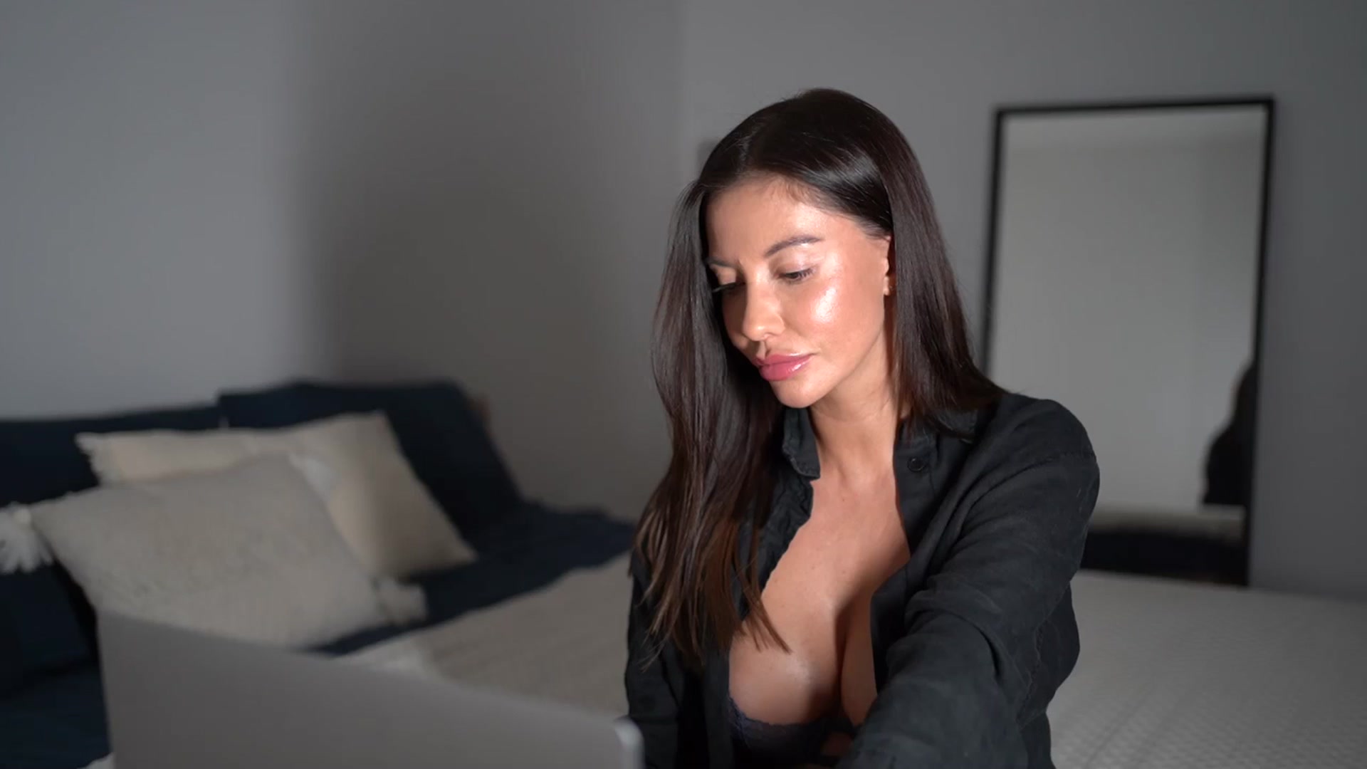 Gallery image thumbnail from Dorothea_'s myfreecams stream on, 09/17/2025, 21:35 image 6 of 20