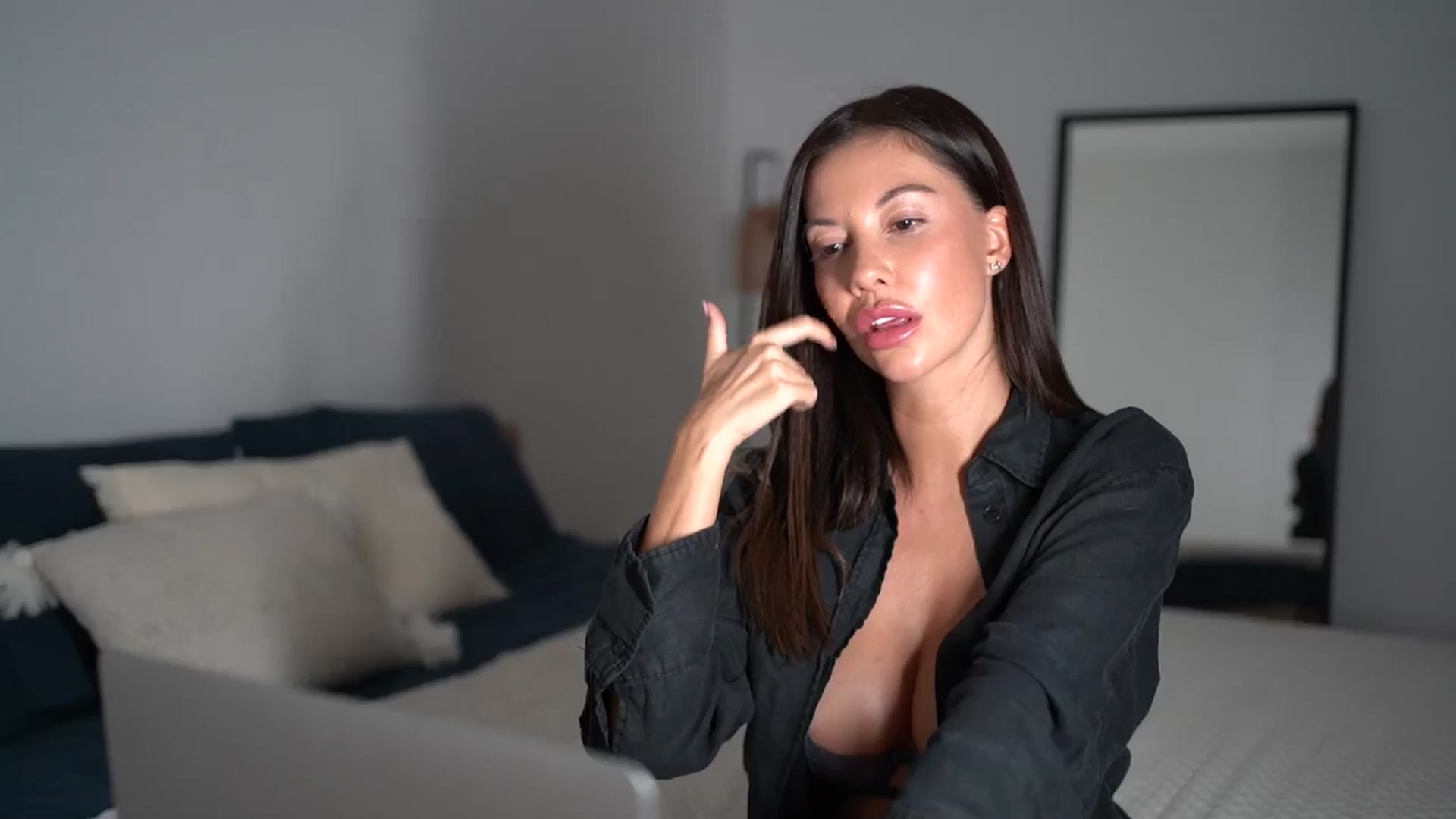 Gallery image thumbnail from Dorothea_'s myfreecams stream on, 09/17/2025, 21:35 image 12 of 20