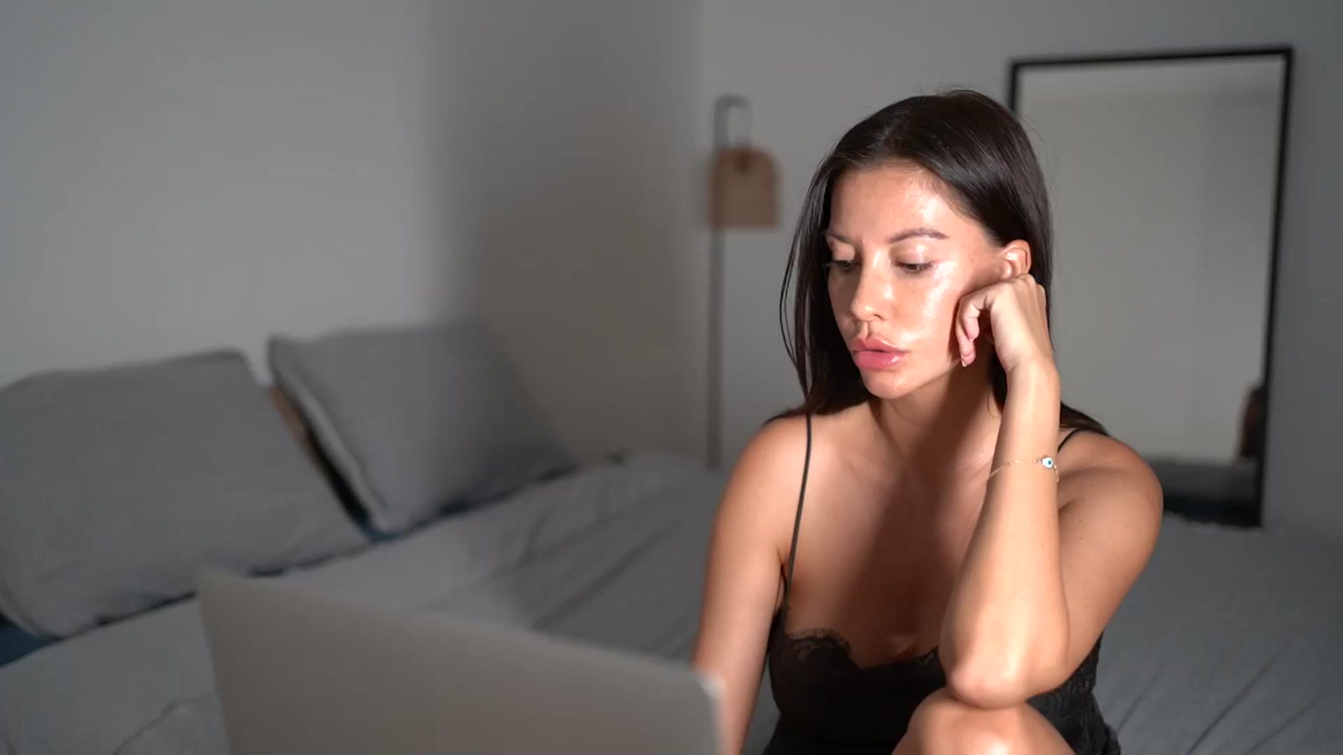 Gallery image thumbnail from Dorothea_'s myfreecams stream on, 09/21/2025, 20:44 image 4 of 20