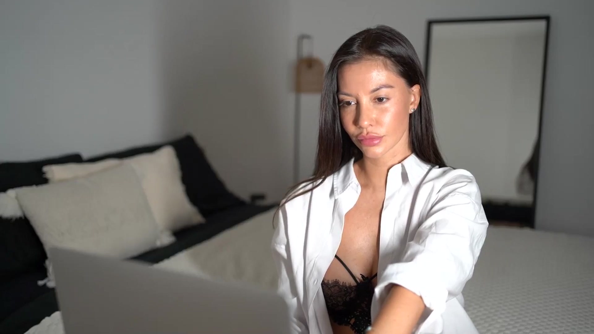 Gallery image thumbnail from Dorothea_'s myfreecams stream on, 09/29/2025, 22:16 image 9 of 20