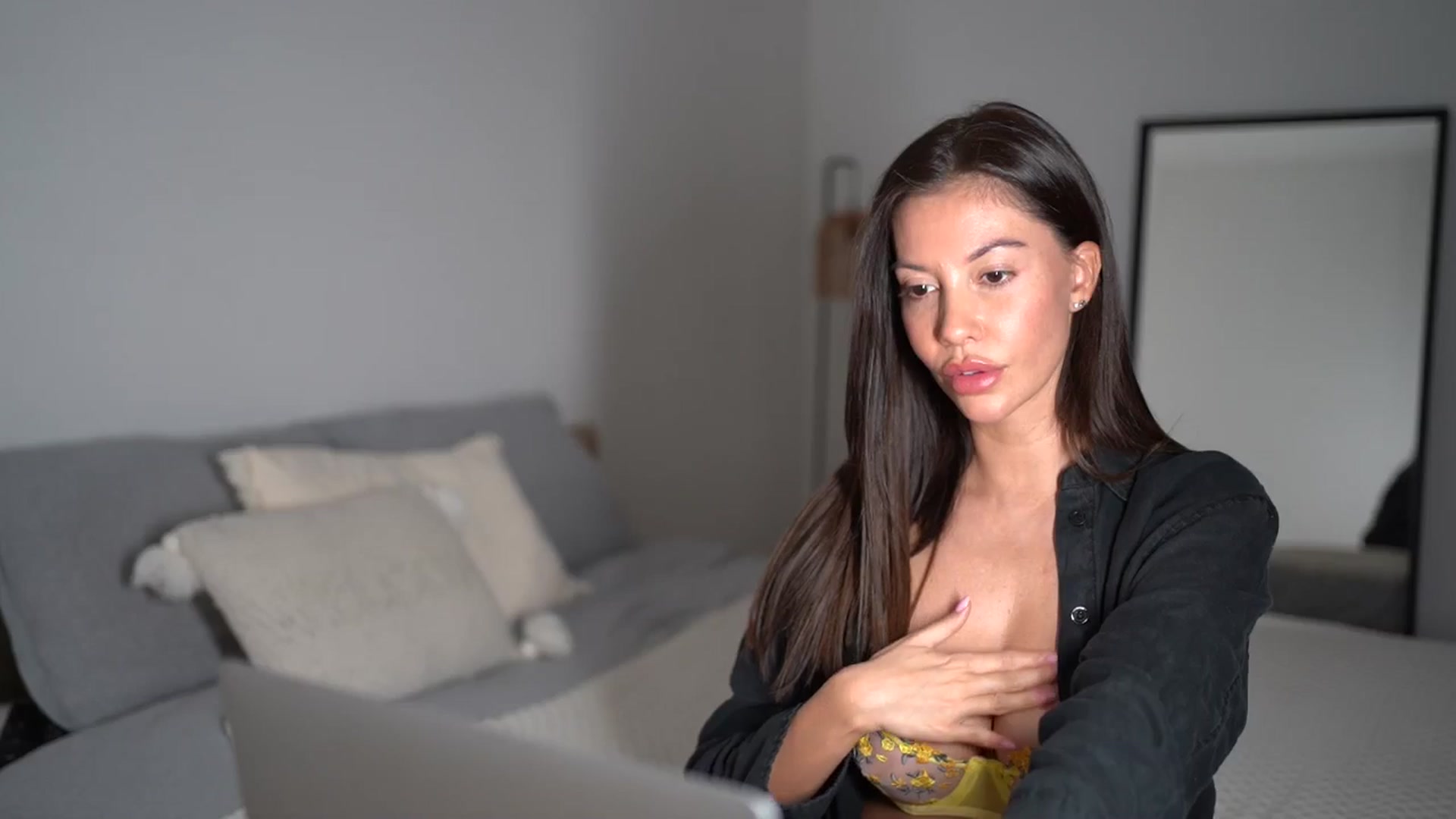 Gallery image thumbnail from Dorothea_'s myfreecams stream on, 10/15/2025, 22:16 image 10 of 20
