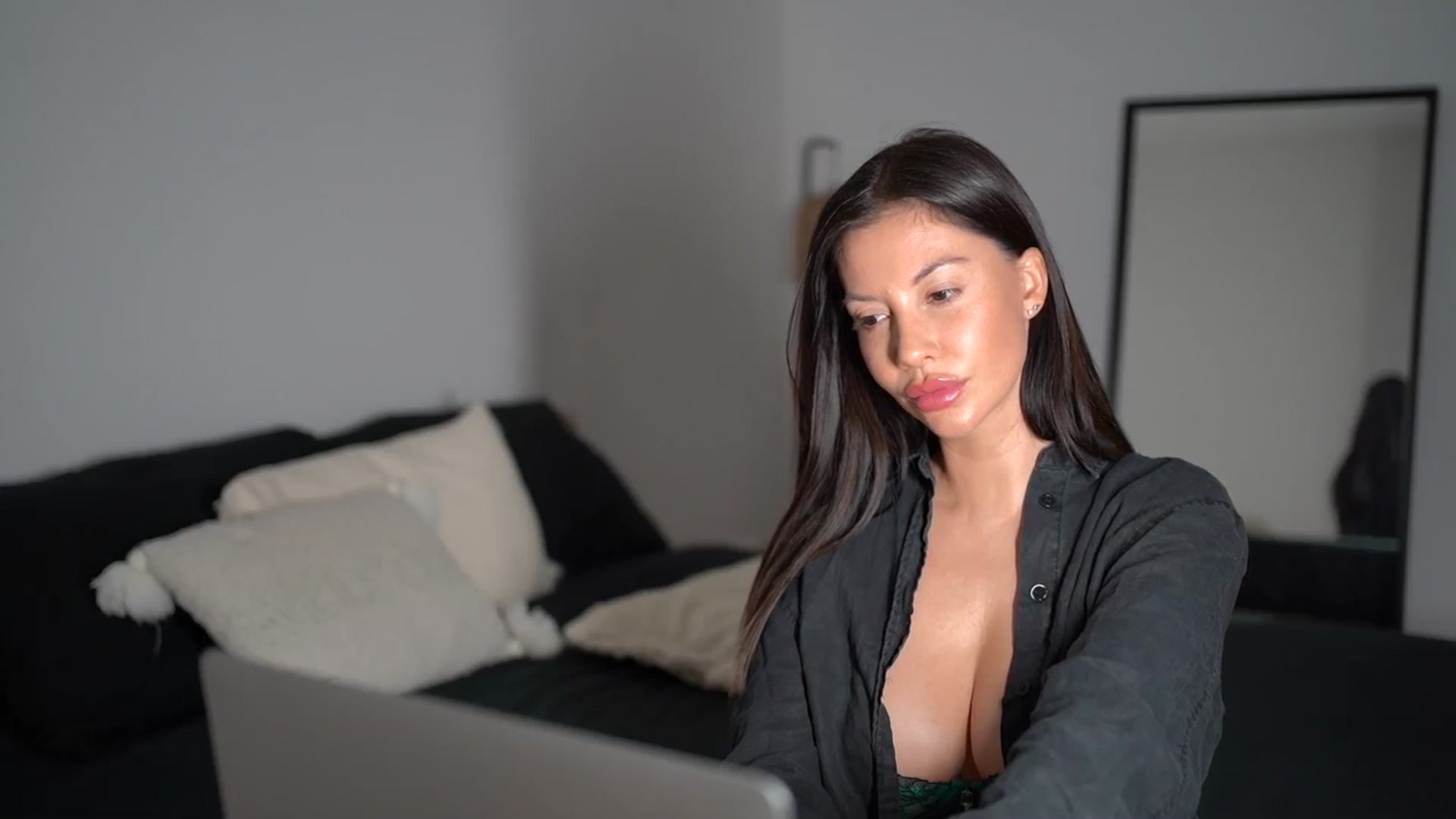 Gallery image thumbnail from Dorothea_'s myfreecams stream on, 11/13/2025, 22:20 image 12 of 20