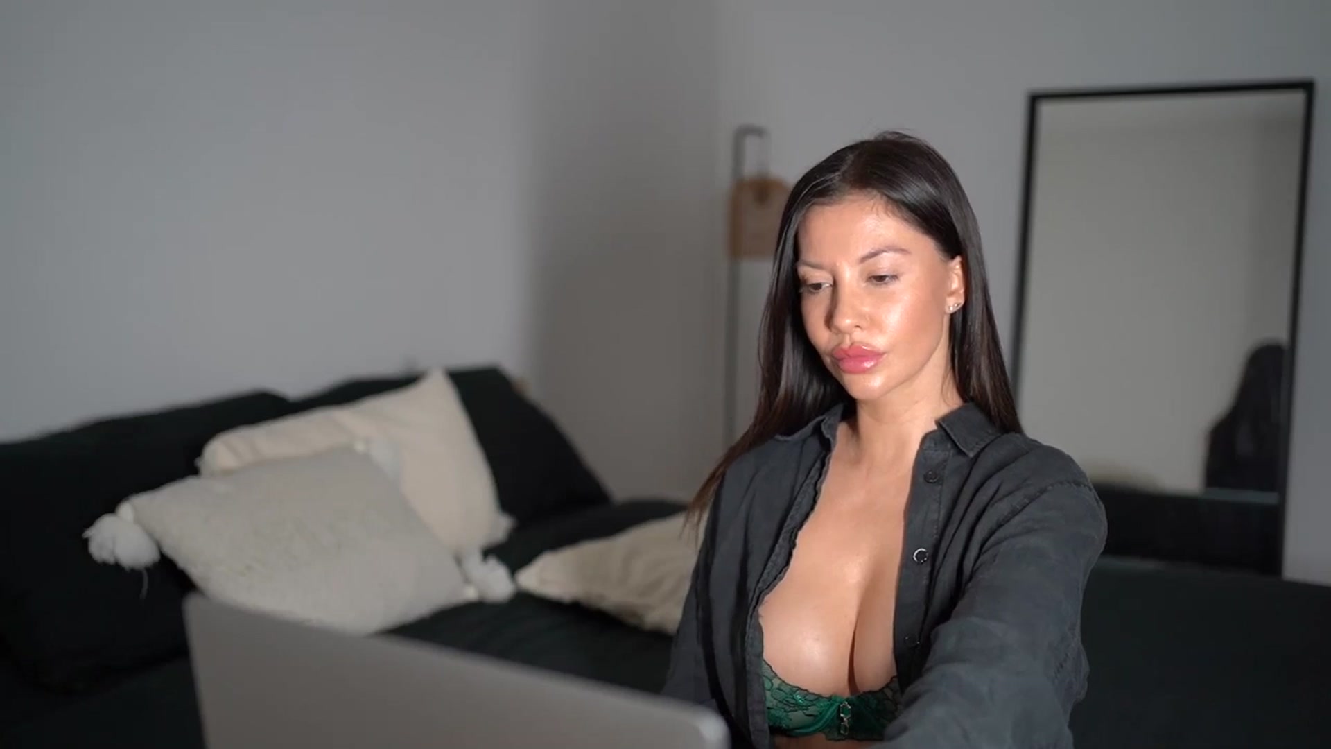 Gallery image thumbnail from Dorothea_'s myfreecams stream on, 11/13/2025, 22:20 image 16 of 20