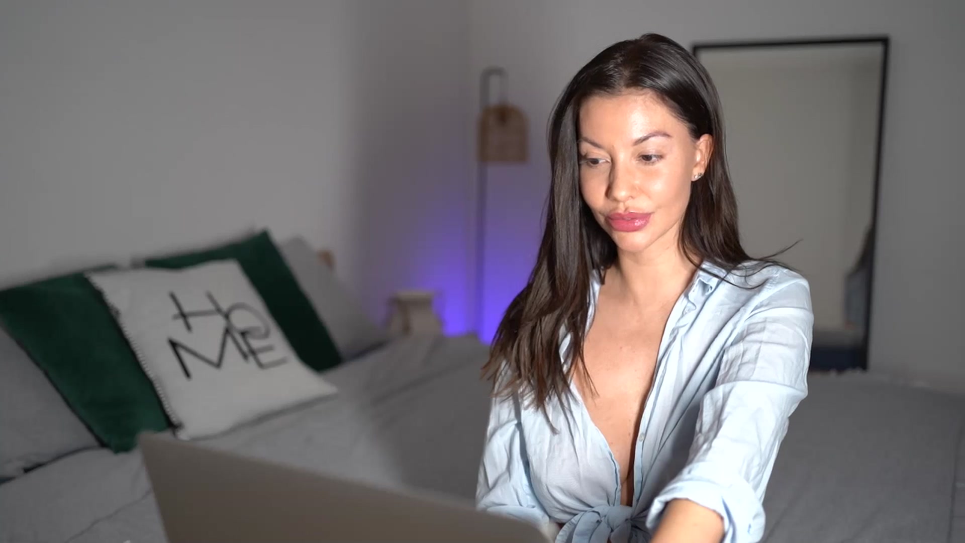Gallery image thumbnail from Dorothea_'s myfreecams stream on, 12/30/2025, 22:28 image 6 of 20
