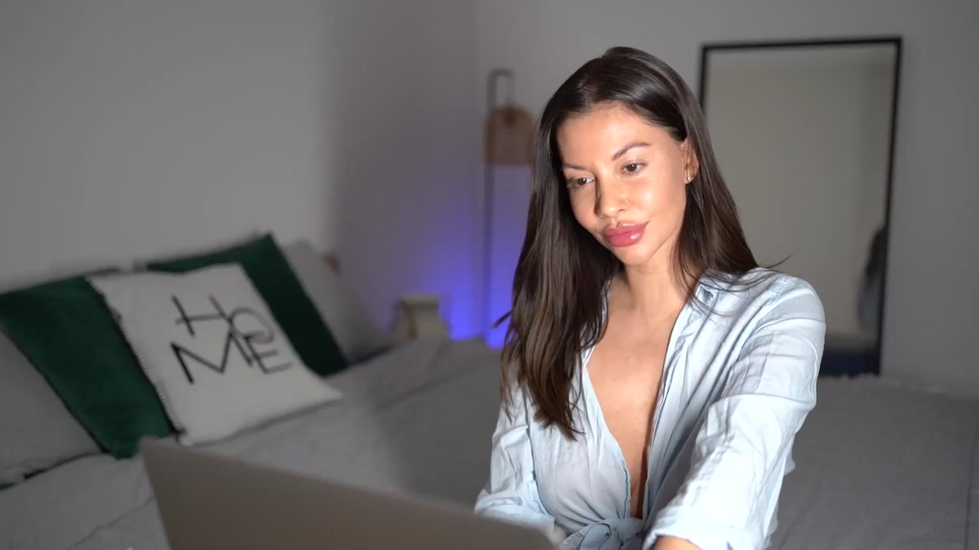 Gallery image thumbnail from Dorothea_'s myfreecams stream on, 12/30/2025, 22:28 image 15 of 20