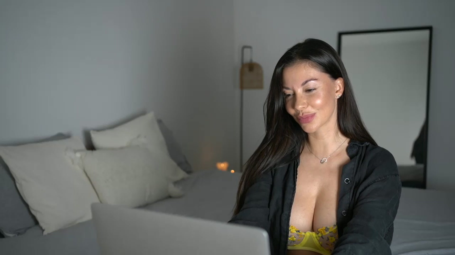 Gallery image thumbnail from Dorothea_'s myfreecams stream on, 05/03/2026, 21:21 image 19 of 20