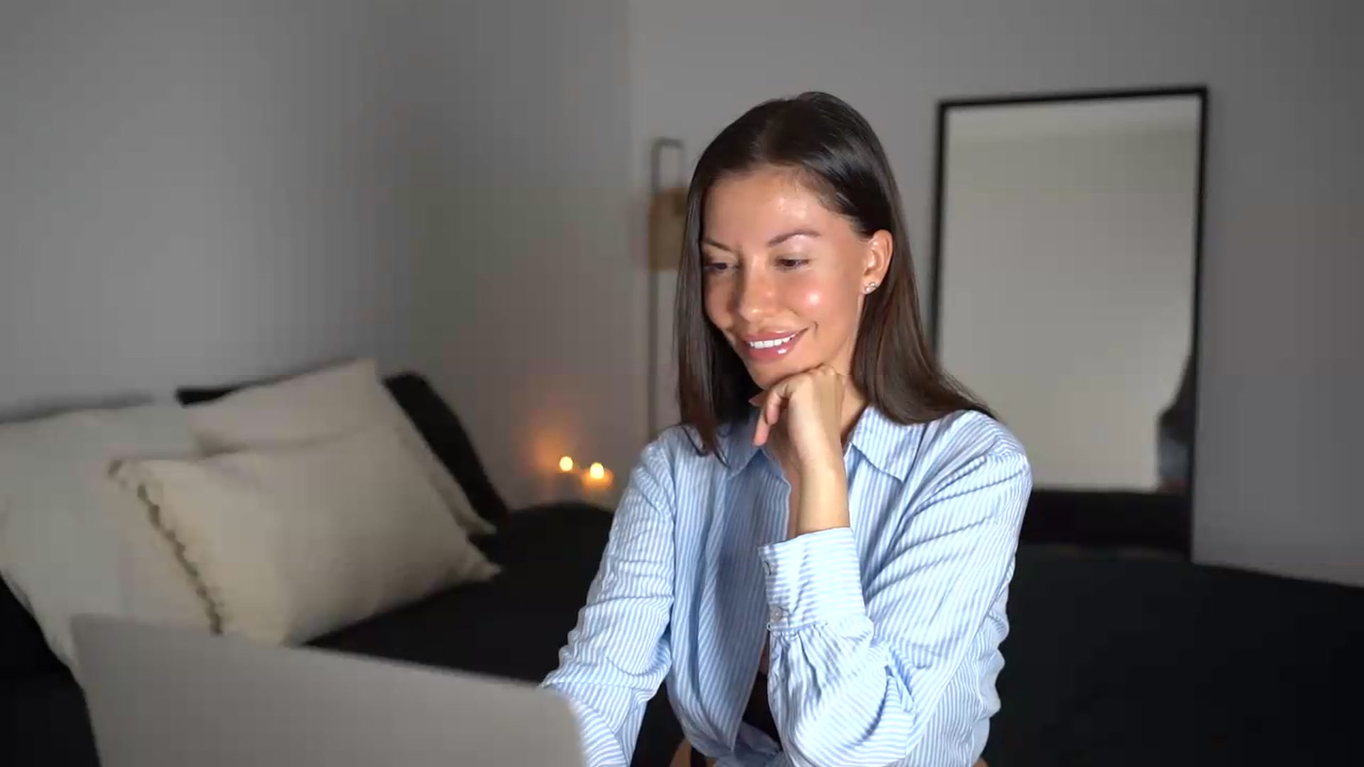 Gallery image thumbnail from Dorothea_'s myfreecams stream on, 06/19/2026, 21:25 image 7 of 20