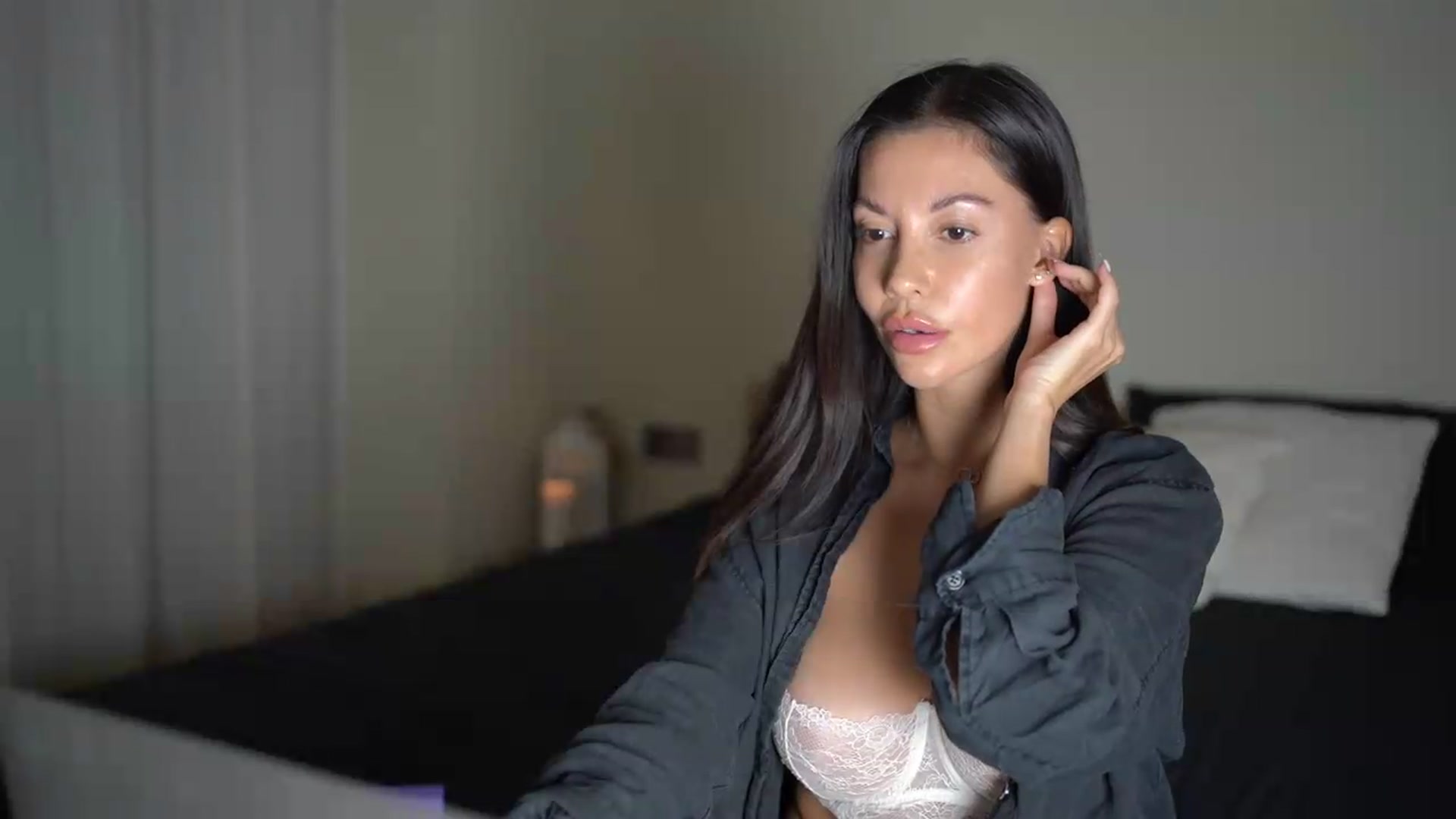 Gallery image thumbnail from Dorothea_'s myfreecams stream on, 07/17/2026, 21:25 image 13 of 20
