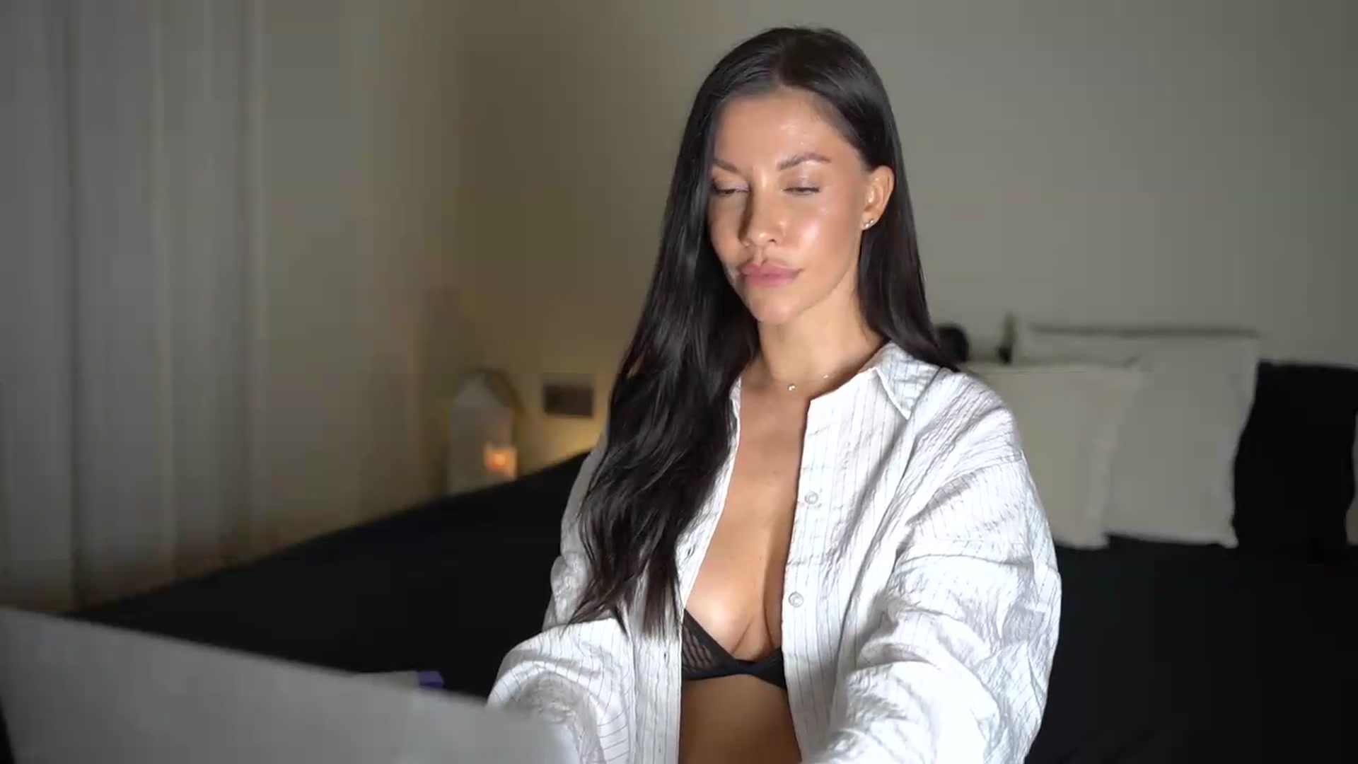 Gallery image thumbnail from Dorothea_'s myfreecams stream on, 08/30/2026, 21:19 image 15 of 20