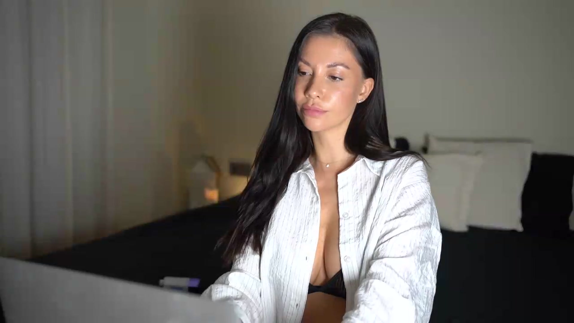 Gallery image thumbnail from Dorothea_'s myfreecams stream on, 08/30/2026, 21:19 image 18 of 20