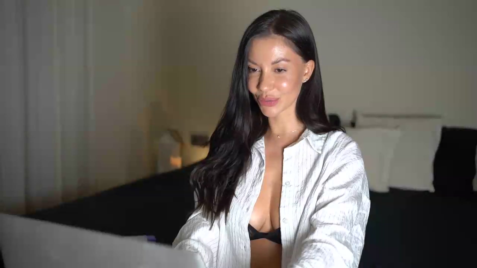 Gallery image thumbnail from Dorothea_'s myfreecams stream on, 08/30/2026, 21:19 image 16 of 20