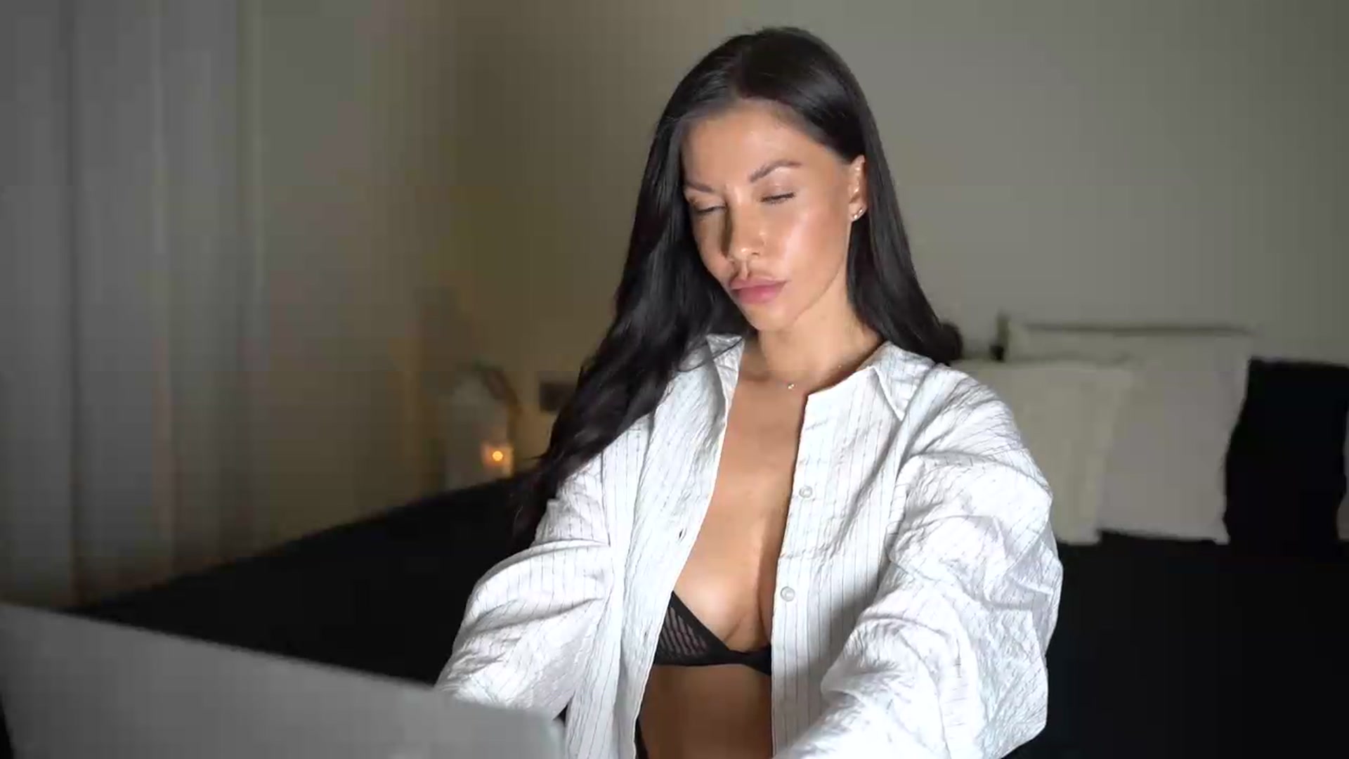 Gallery image thumbnail from Dorothea_'s myfreecams stream on, 08/30/2026, 21:19 image 12 of 20