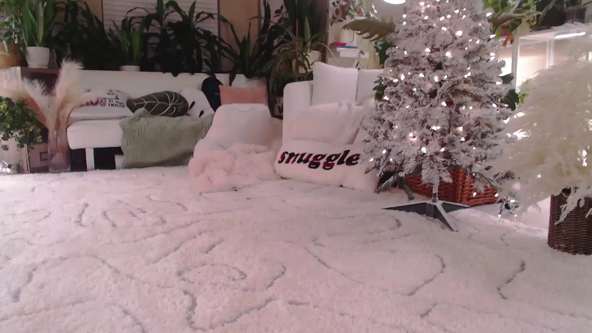 Gallery image thumbnail from DoseOfIvy's myfreecams stream on, 12/08/2023, 10:04 image 2 of 20