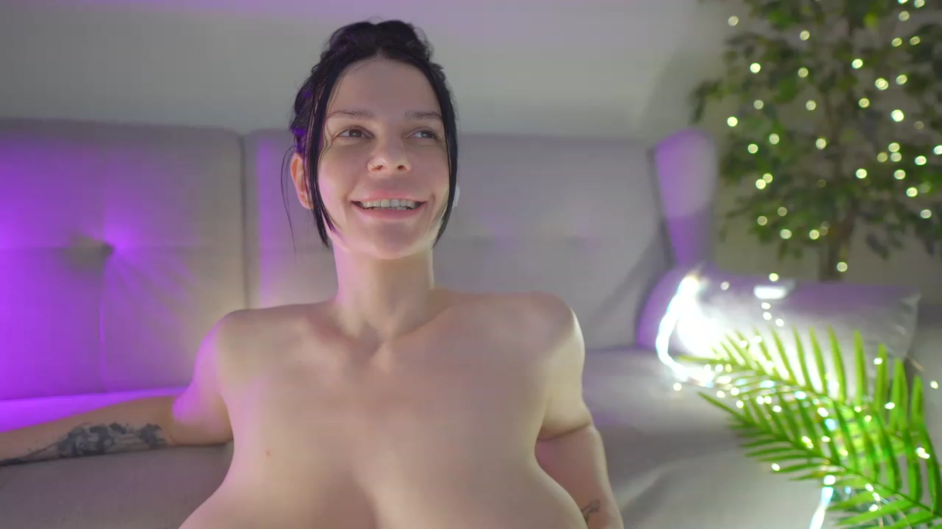 Gallery image thumbnail from DouxTease's myfreecams stream on, 06/01/2023, 02:12 image 13 of 20