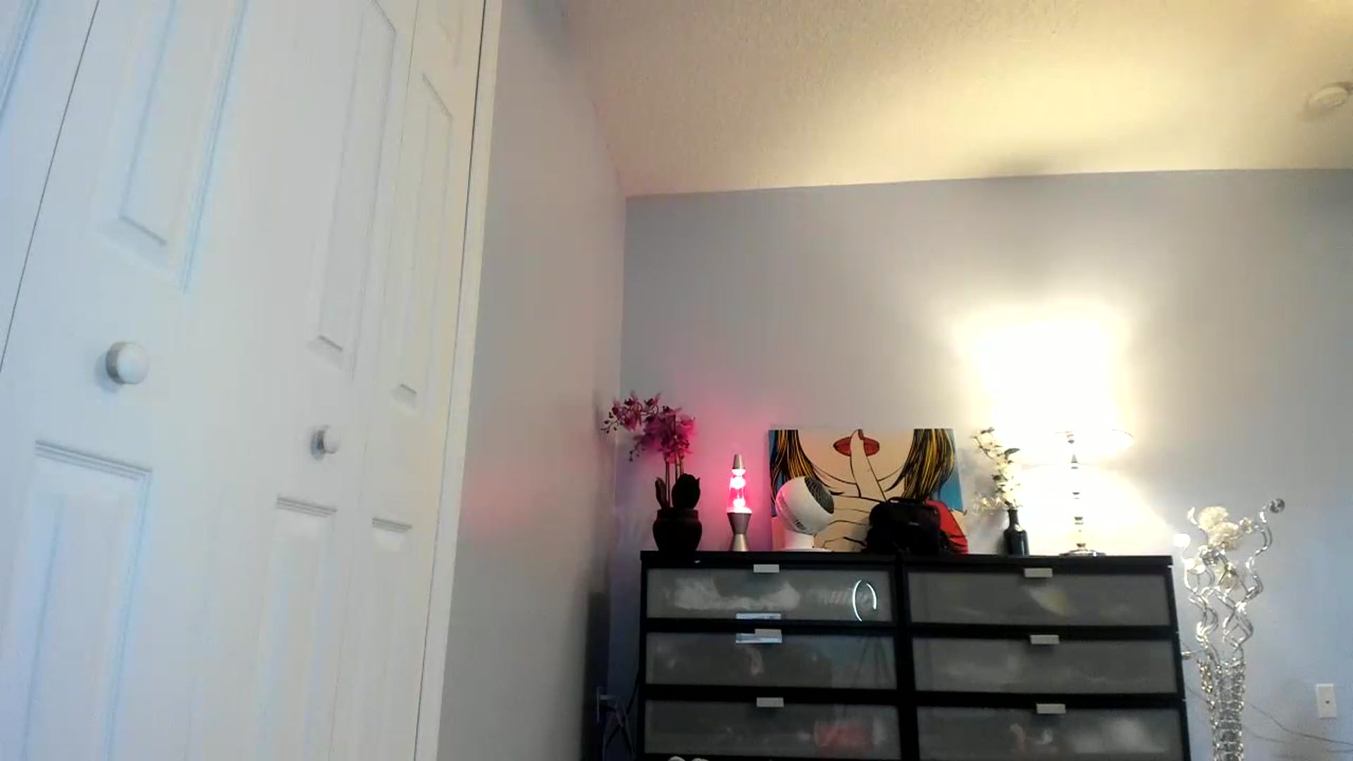 Gallery image thumbnail from Downloads's myfreecams stream on, 11/22/2022, 05:57 image 19 of 20
