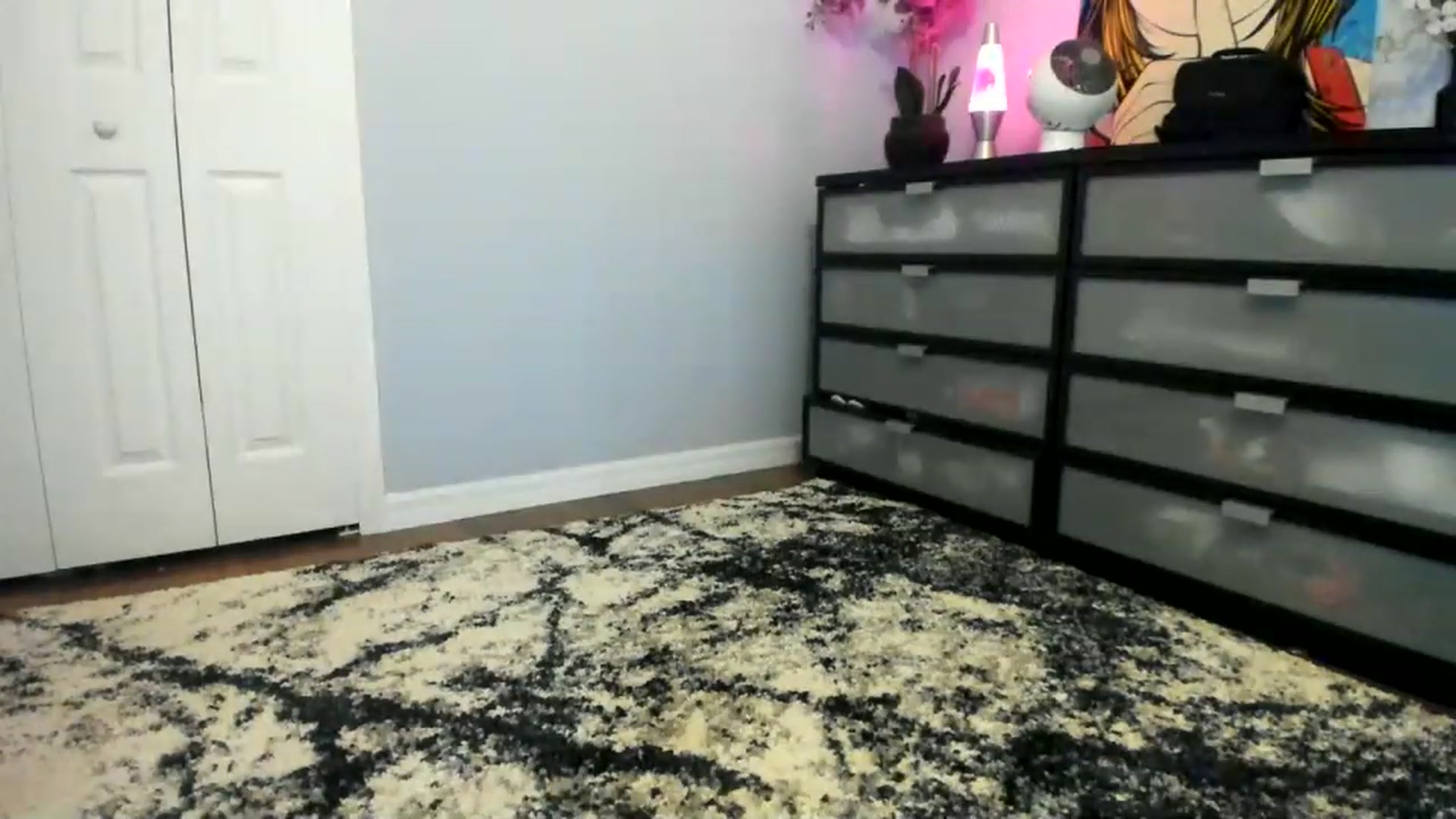 Gallery image thumbnail from Downloads's myfreecams stream on, 11/26/2022, 07:41 image 7 of 20