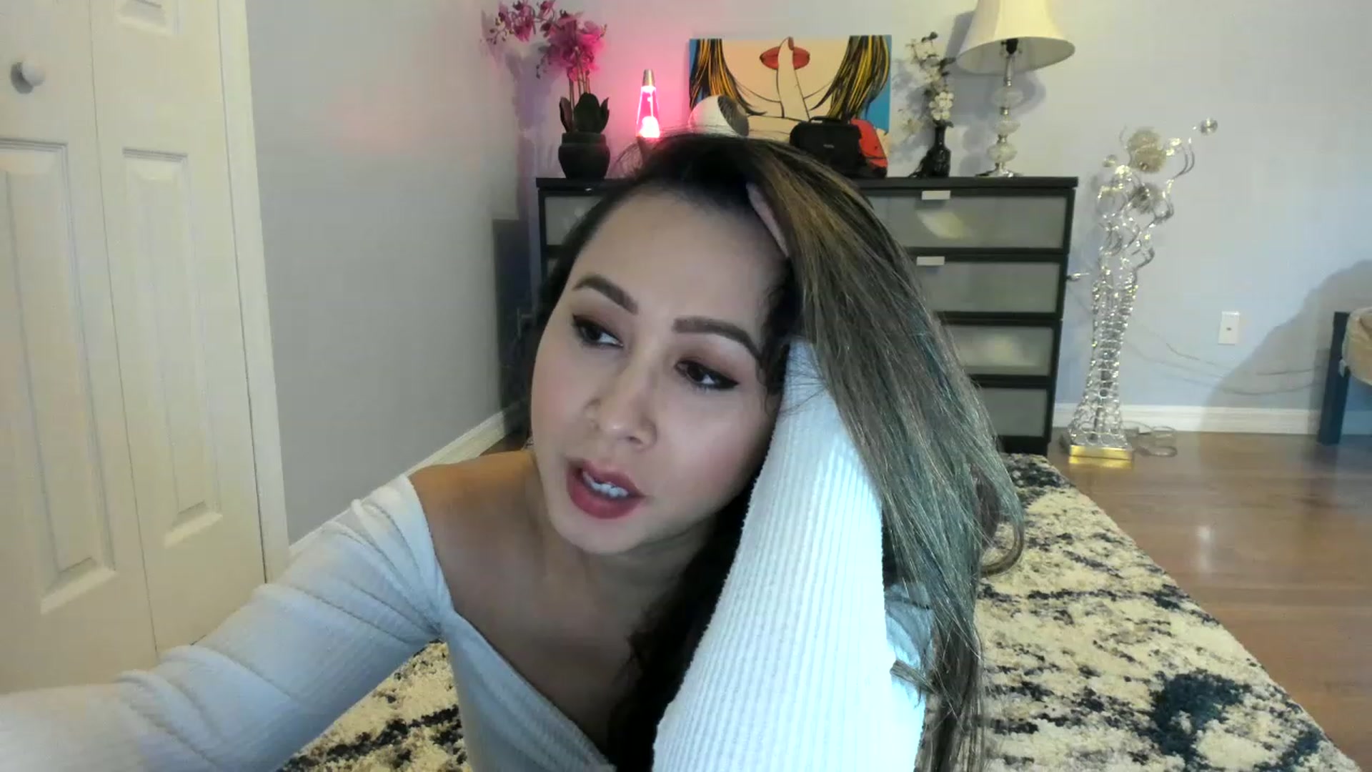 Gallery image thumbnail from Downloads's myfreecams stream on, 12/28/2022, 05:56 image 15 of 20