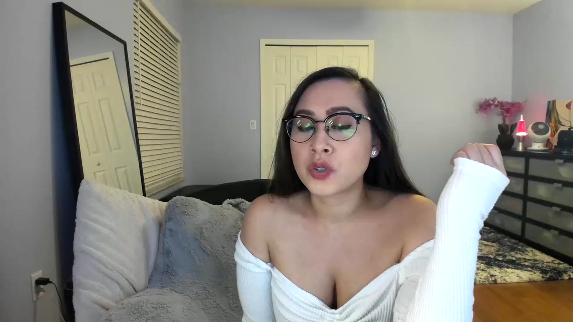 Gallery image thumbnail from Downloads's myfreecams stream on, 12/28/2022, 05:56 image 3 of 20