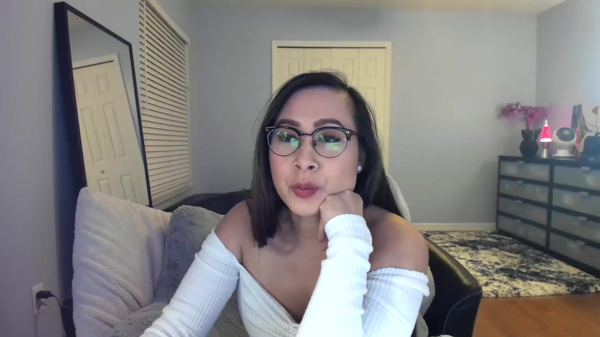 Gallery image thumbnail from Downloads's myfreecams stream on, 12/28/2022, 05:56 image 5 of 20