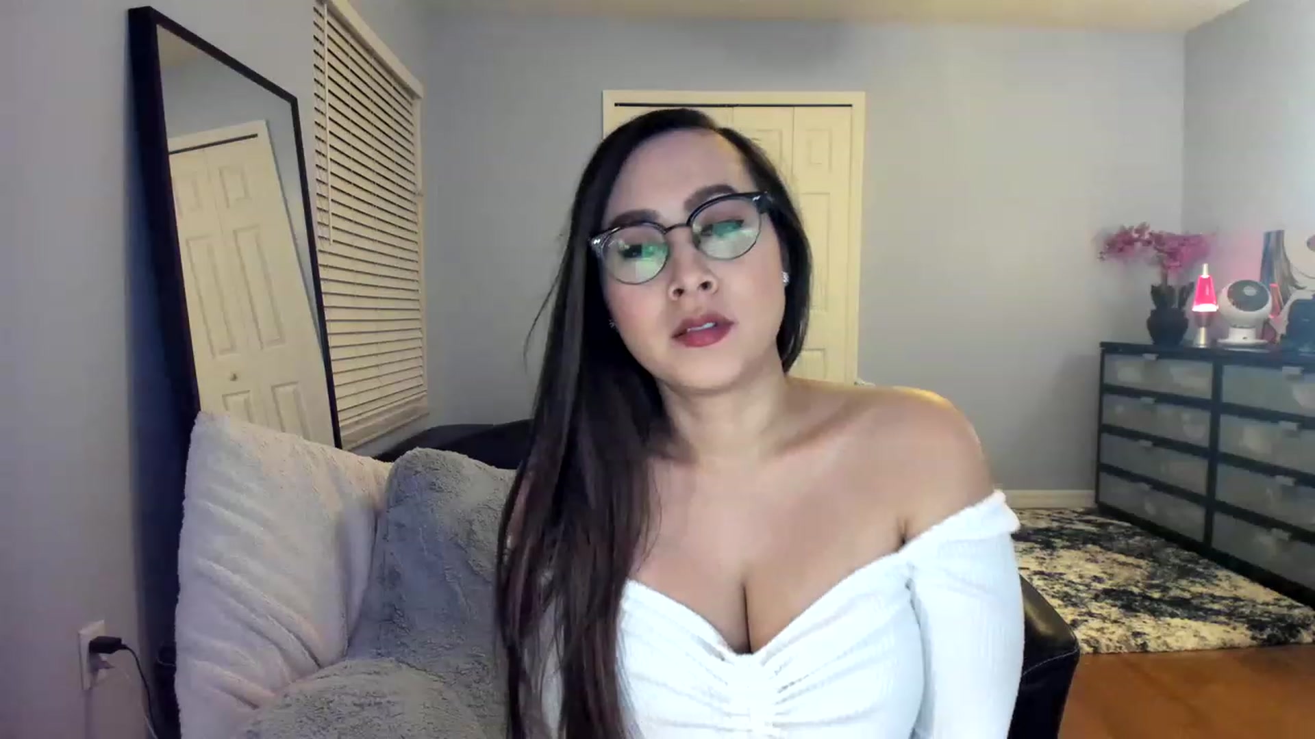 Gallery image thumbnail from Downloads's myfreecams stream on, 12/28/2022, 05:56 image 6 of 20