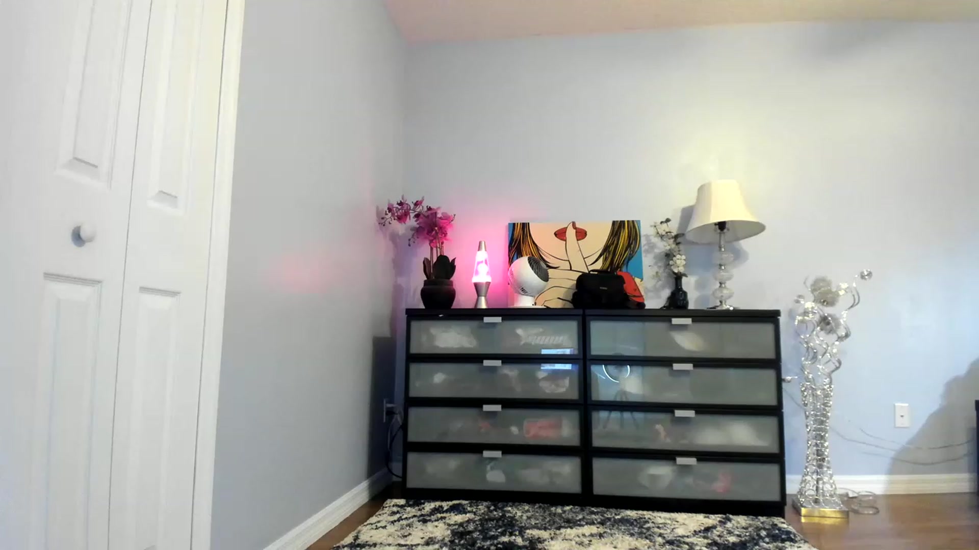 Gallery image thumbnail from Downloads's myfreecams stream on, 12/28/2022, 06:54 image 14 of 20