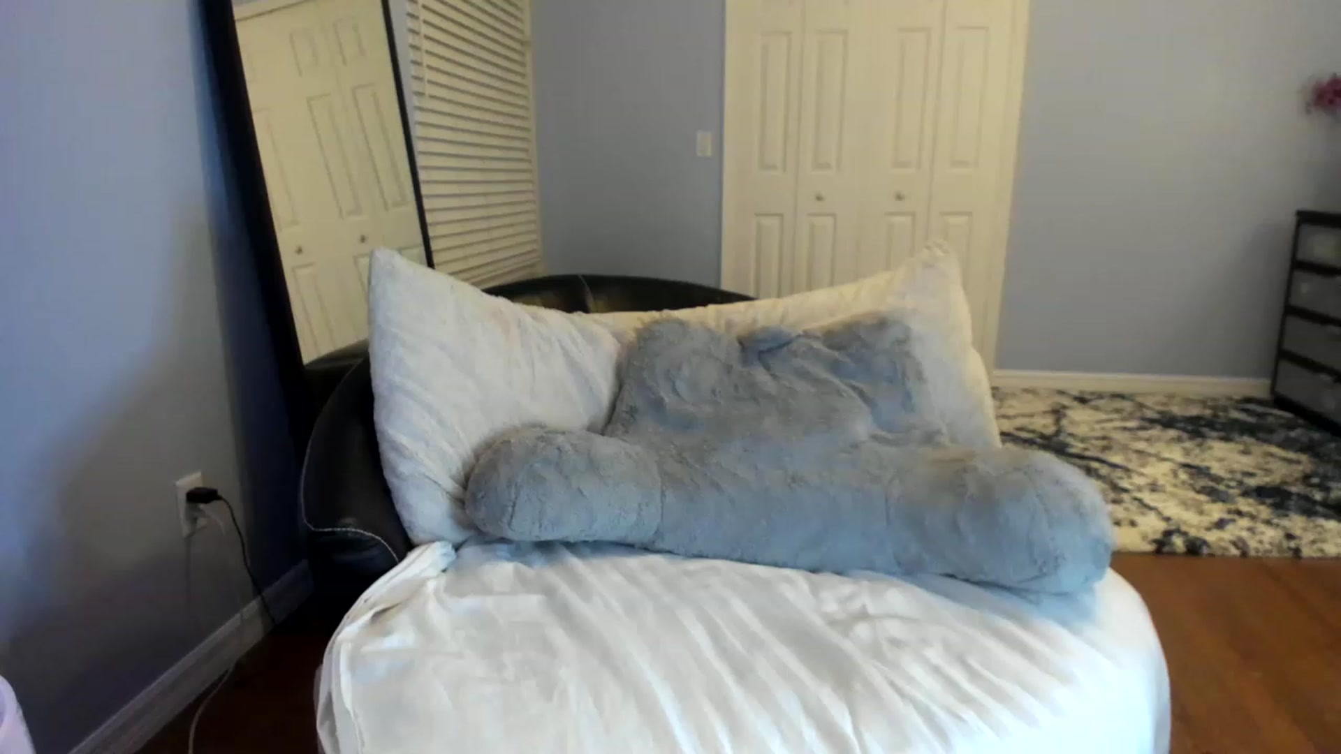 Gallery image thumbnail from Downloads's myfreecams stream on, 12/30/2022, 08:59 image 7 of 20
