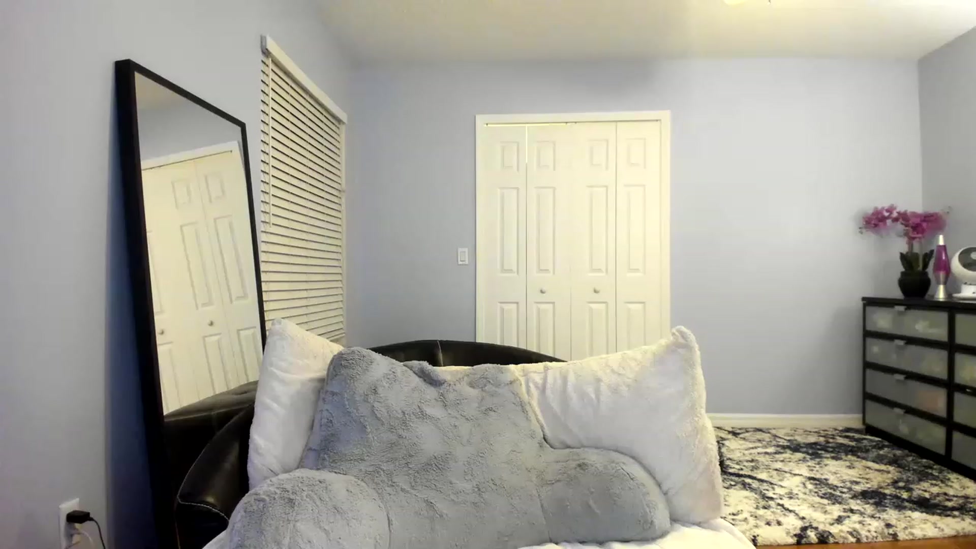 Gallery image thumbnail from Downloads's myfreecams stream on, 12/30/2022, 08:59 image 4 of 20