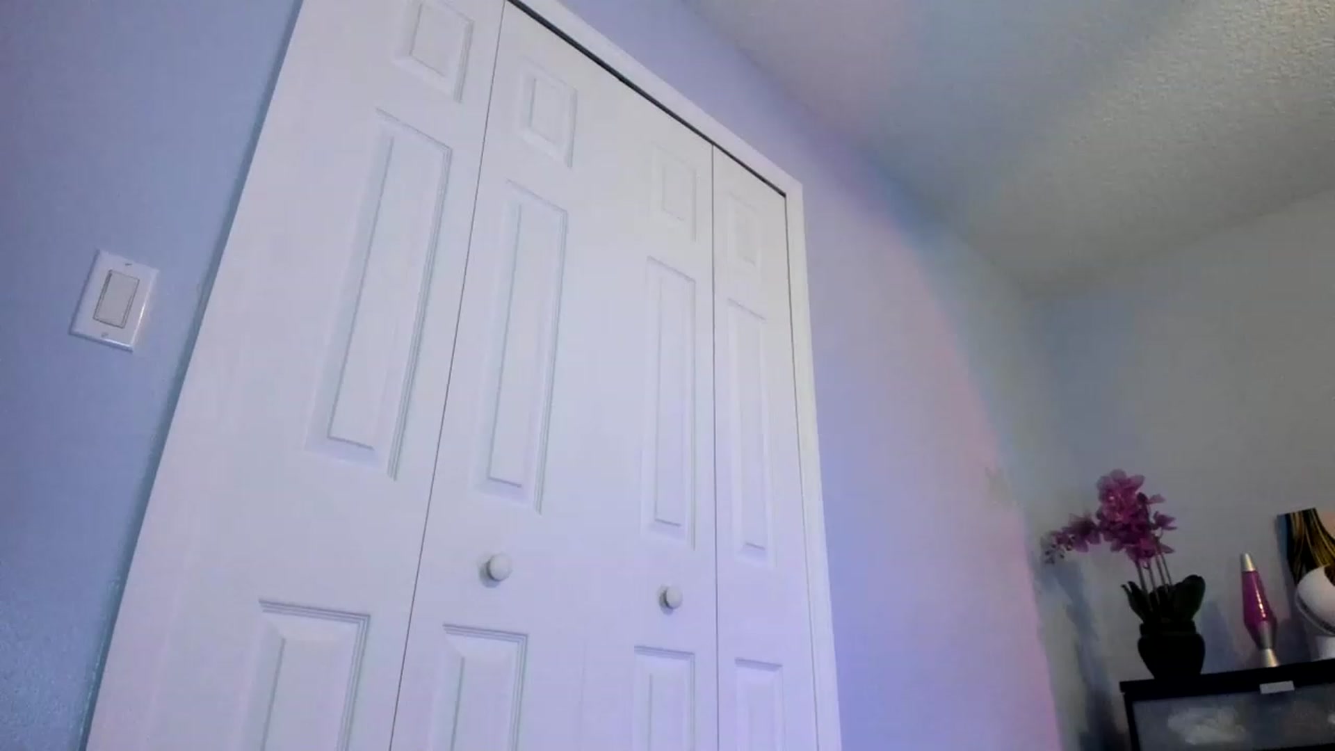 Gallery image thumbnail from Downloads's myfreecams stream on, 01/06/2023, 08:38 image 3 of 20