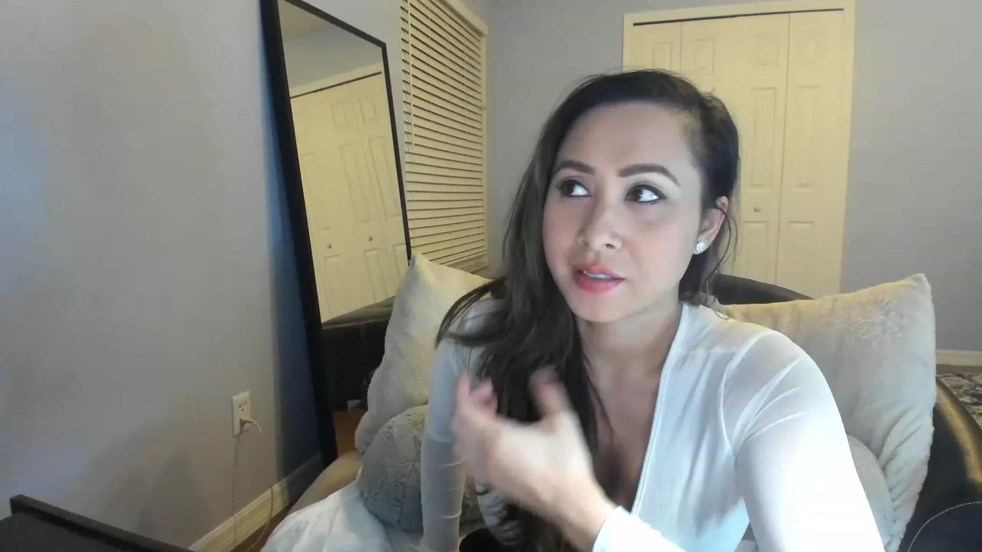 Gallery image thumbnail from Downloads's myfreecams stream on, 02/10/2023, 07:15 image 3 of 20