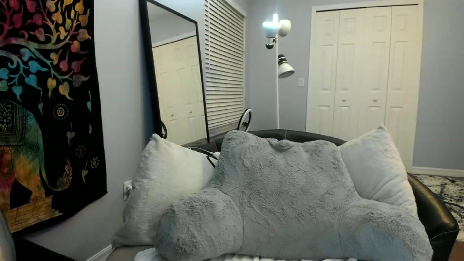 Gallery image thumbnail from Downloads's myfreecams stream on, 02/11/2023, 06:27 image 13 of 20