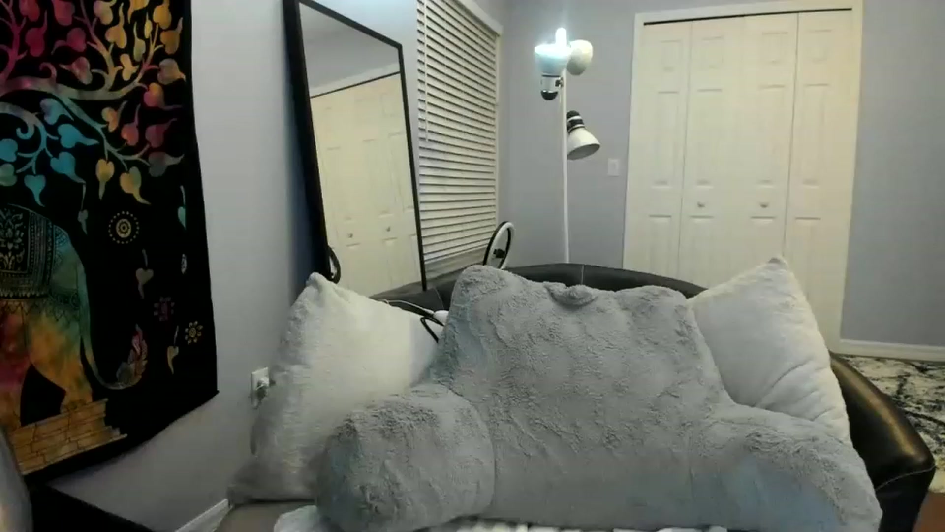 Gallery image thumbnail from Downloads's myfreecams stream on, 02/11/2023, 06:27 image 10 of 20