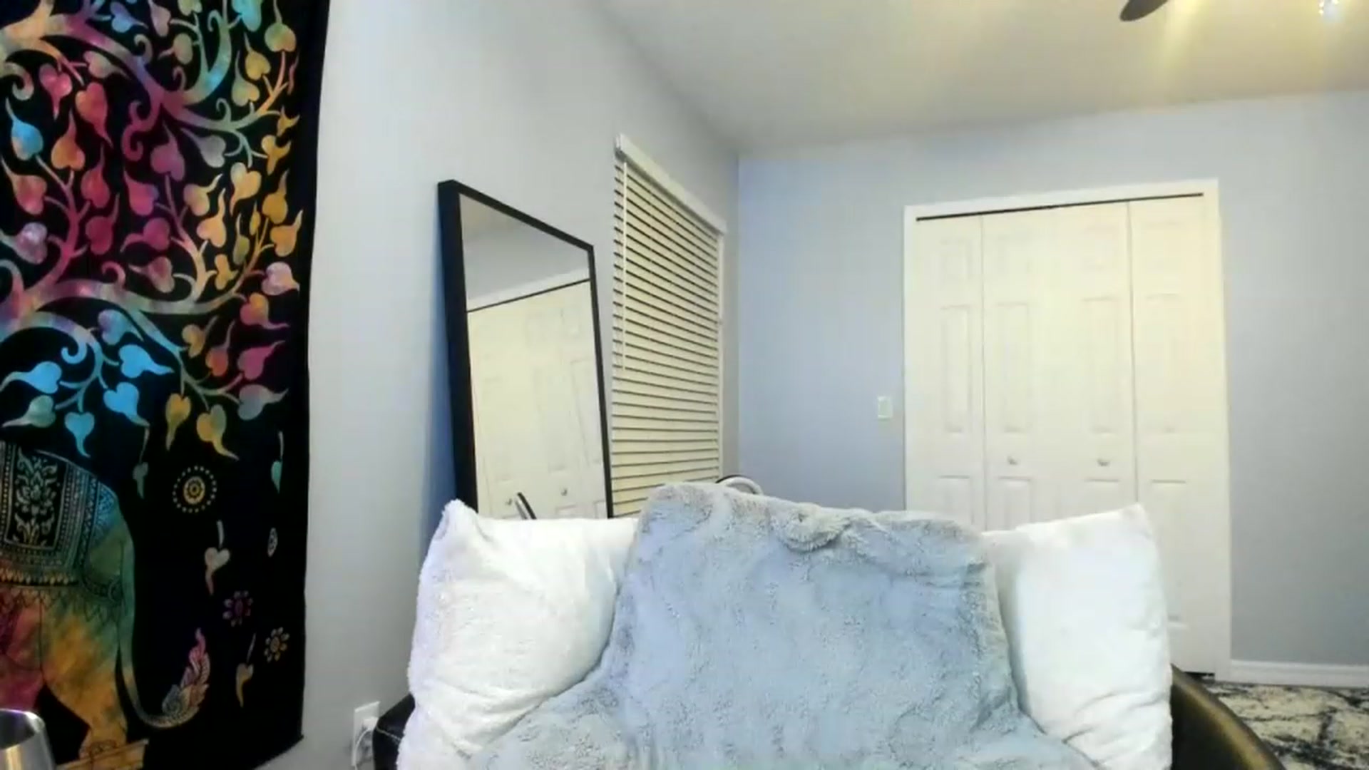 Gallery image thumbnail from Downloads's myfreecams stream on, 02/11/2023, 06:27 image 18 of 20