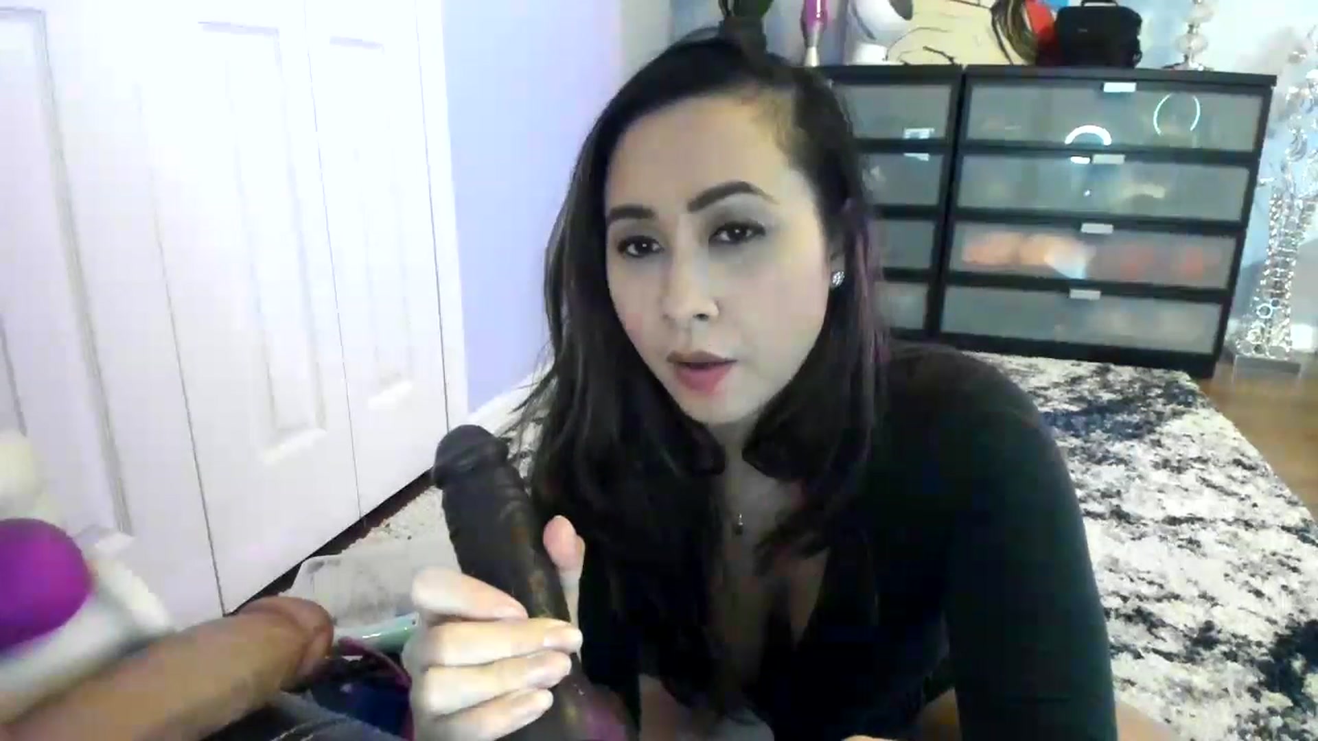 Gallery image thumbnail from Downloads's myfreecams stream on, 02/19/2023, 08:48 image 13 of 20