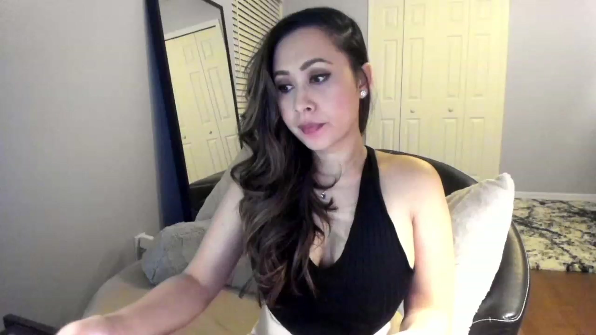 Gallery image thumbnail from Downloads's myfreecams stream on, 02/21/2023, 08:09 image 9 of 20