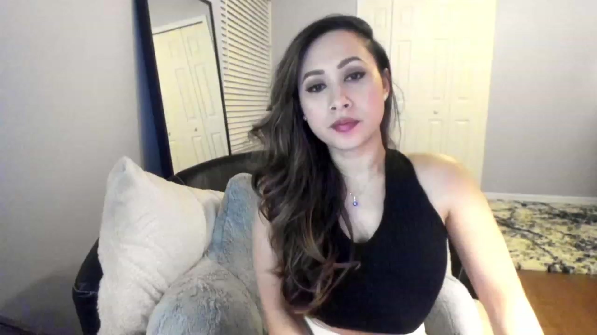 Gallery image thumbnail from Downloads's myfreecams stream on, 02/21/2023, 08:09 image 17 of 20